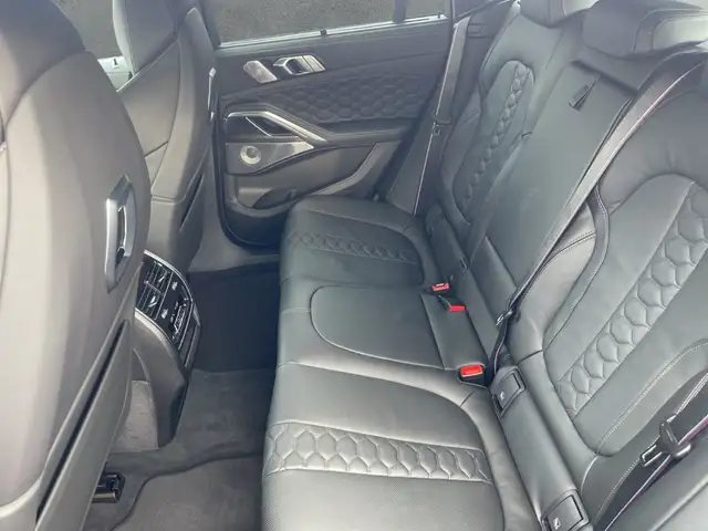 BMW X6 M view 13