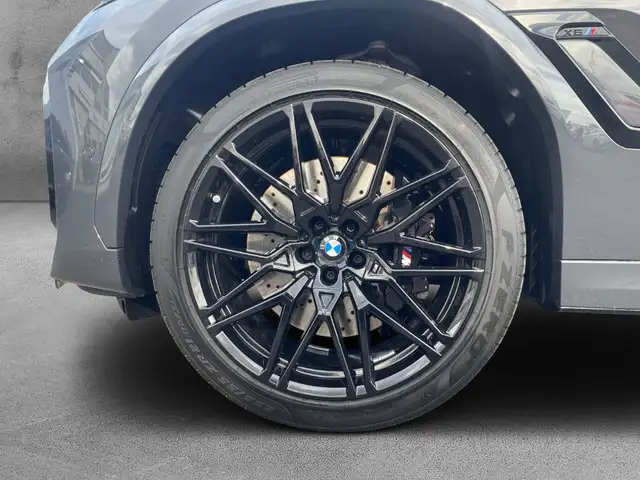 BMW X6 M view 7