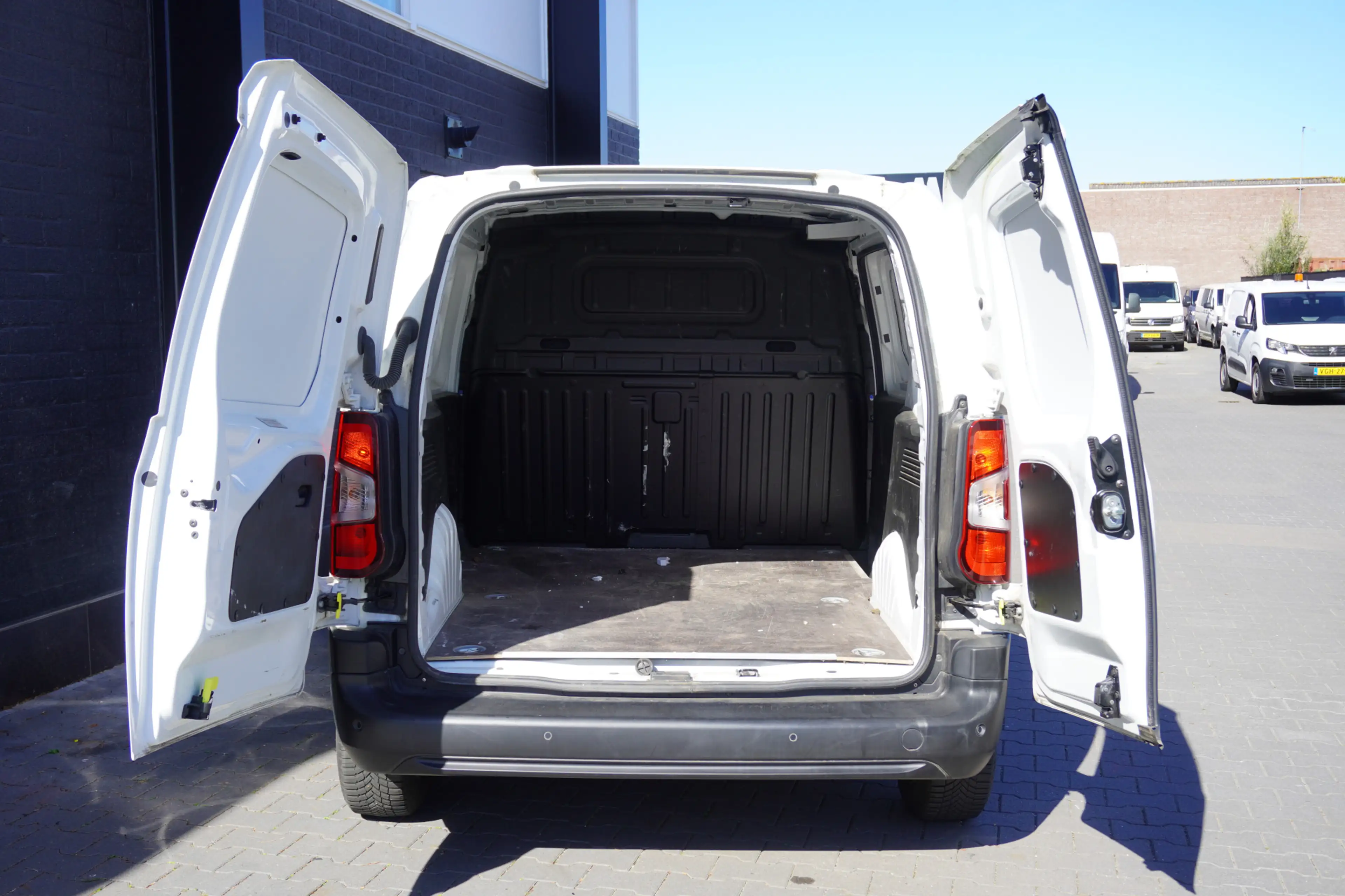 Toyota Proace City 1.5 D-4D EURO 6 - Airco - Cruise - PDC - €12.950,- — photo 9