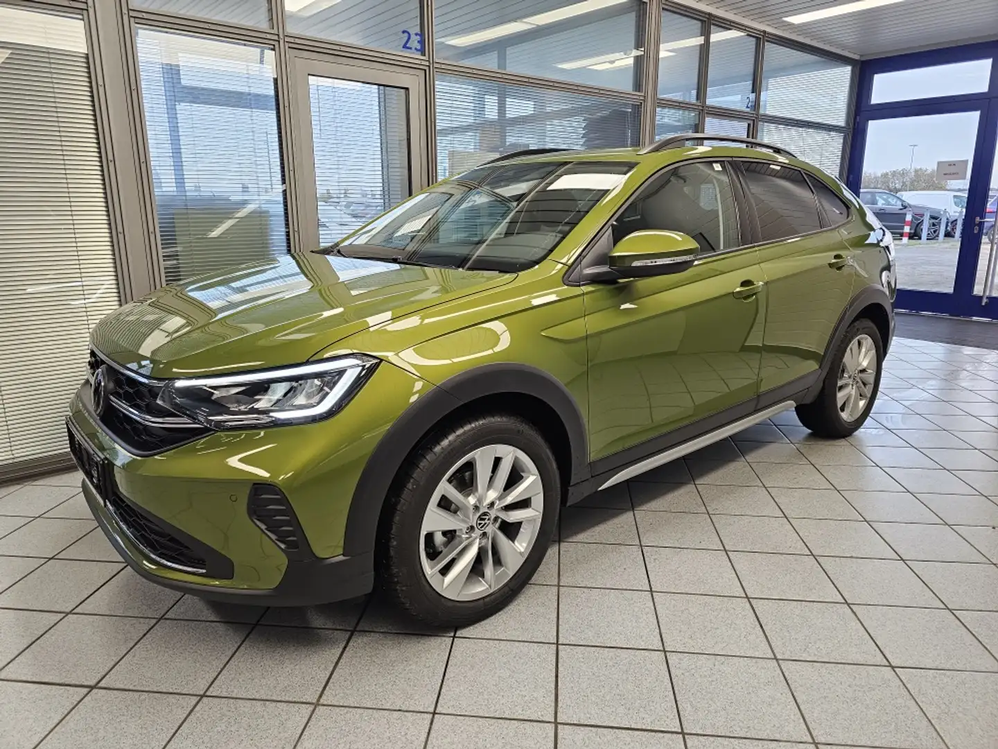 Volkswagen Taigo Life AHK,Climatr.,Sitzheizung,Kamera,met. Vert - 2