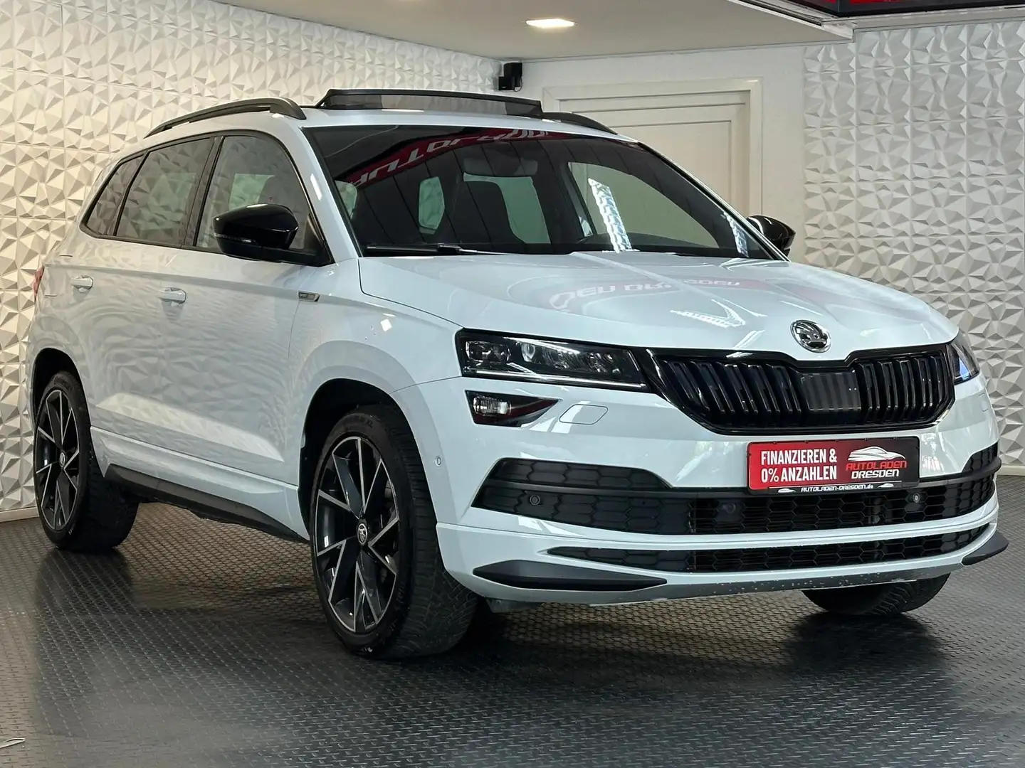 Skoda Karoq 2.0TSI SPORTLINE 4x4* LED#AHK#PANO#SH#KEYL Weiß - 2