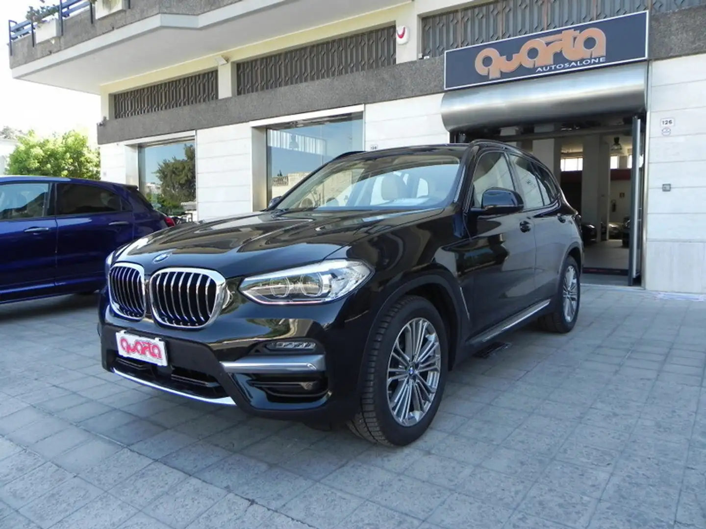 BMW X3 sDrive18d Luxury Noir - 1