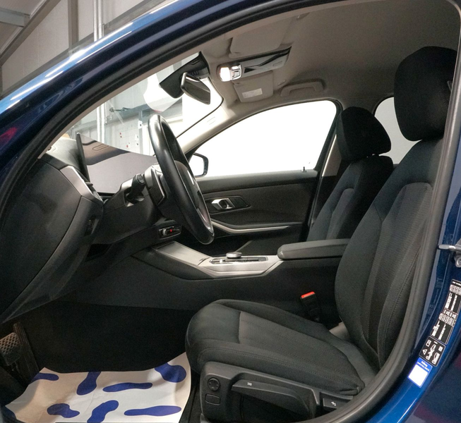 BMW 320 d xDrive Touring*Shadow-Line*LED*LiveCockpit — photo 9