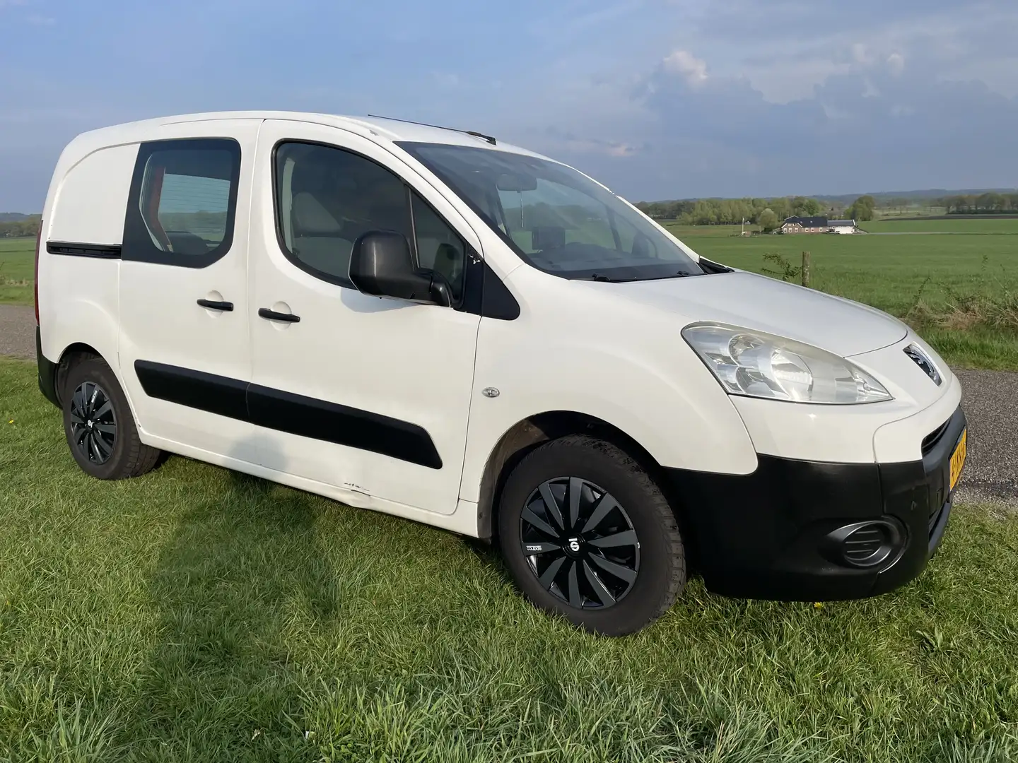 Peugeot Partner 1.6 HDi 75 L1 Komfort Wit - 1