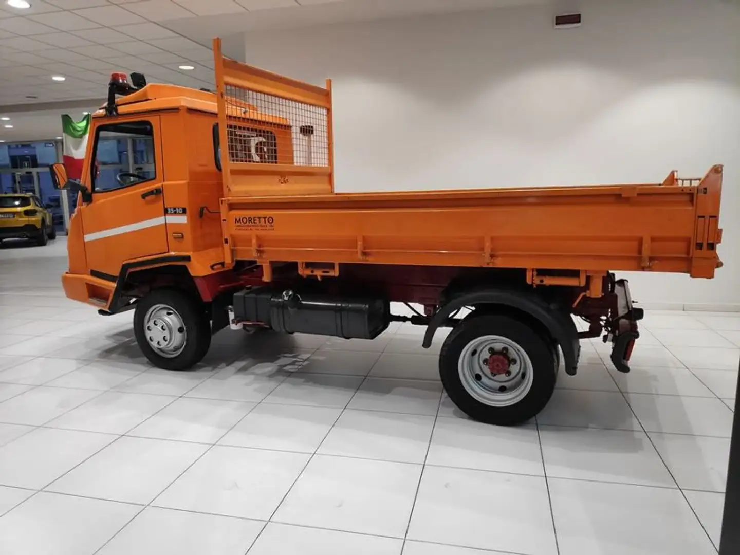 Iveco Daily Daily 35 10 2.8 TDI Cabinato 4x4*CASSONE RI Arancione - 2