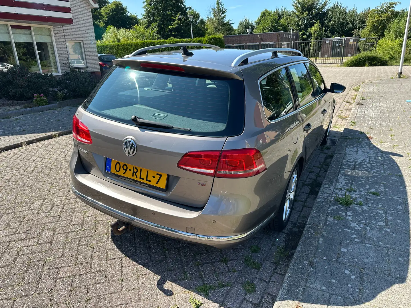Volkswagen Passat Passat 1.8 TSI Highline Brons - 2