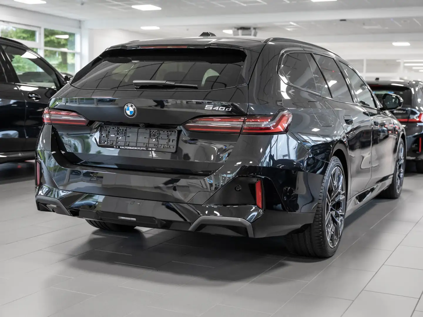 BMW 540 d Touring xDrive M-Sport Pro 360° PANO LED Noir - 2