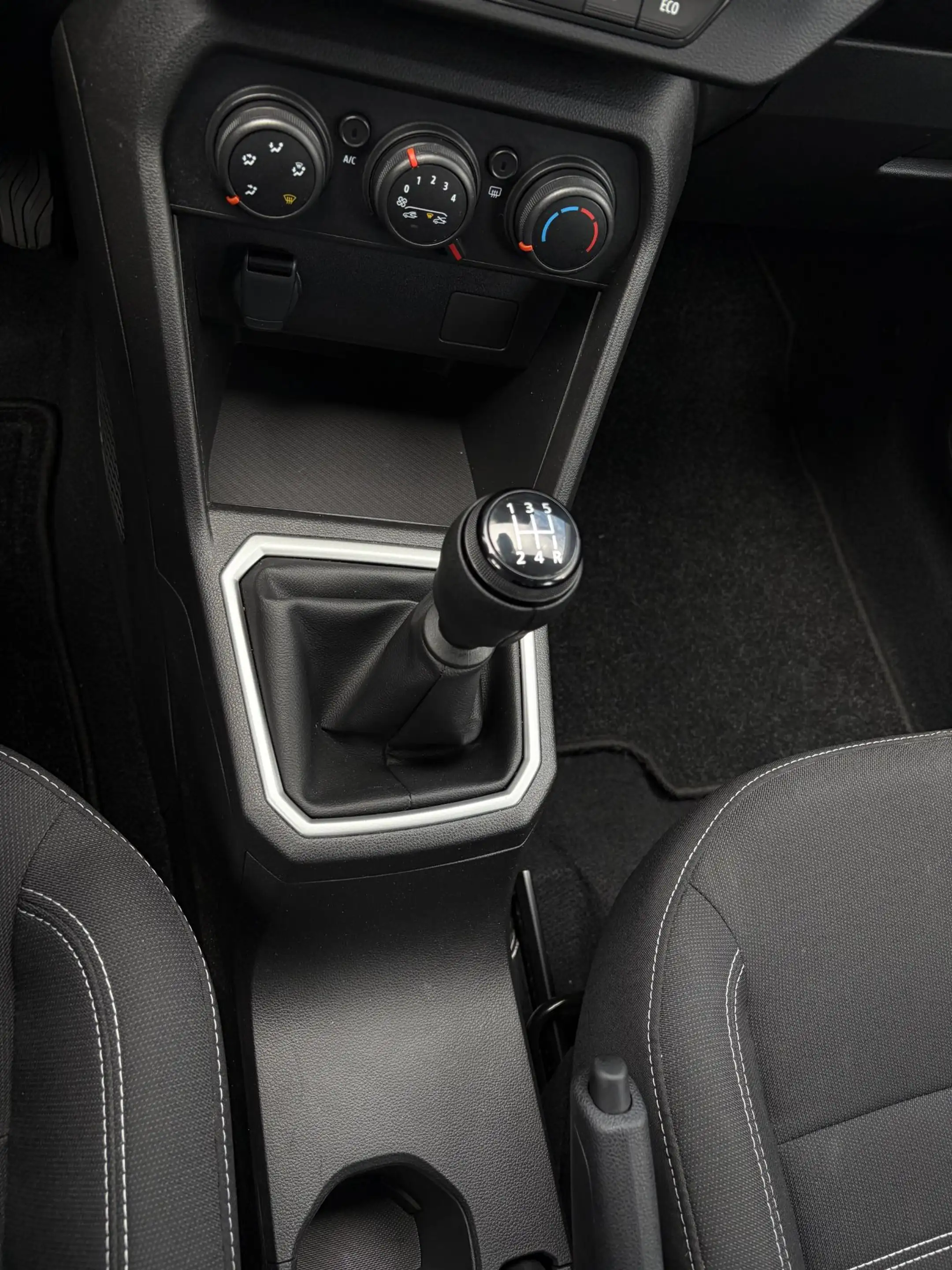 Dacia Sandero 1.0 TCe 90 Expression Airco | Parkeersensoren | El — photo 21