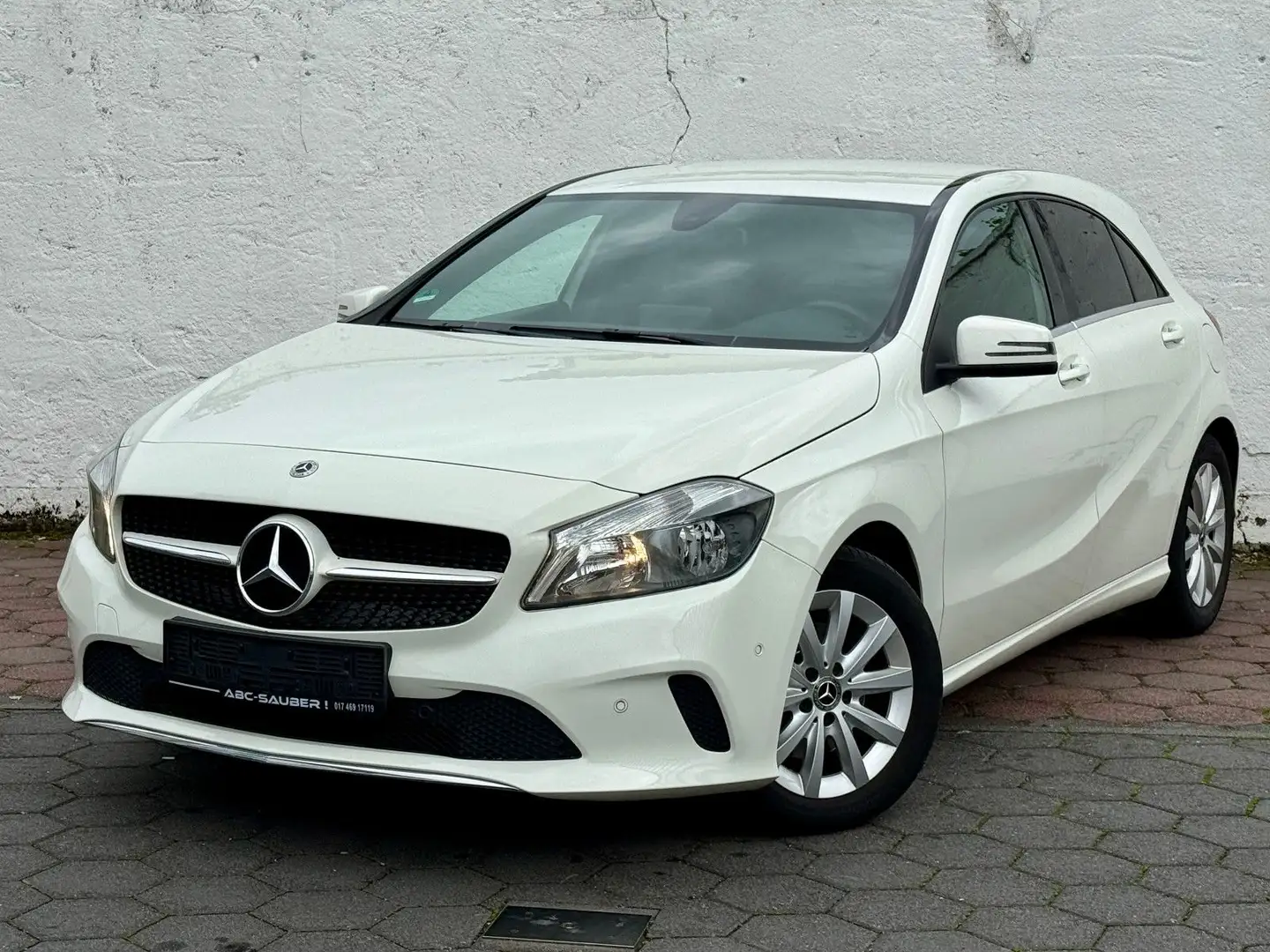 Mercedes-Benz A 200 d Weiß - 1