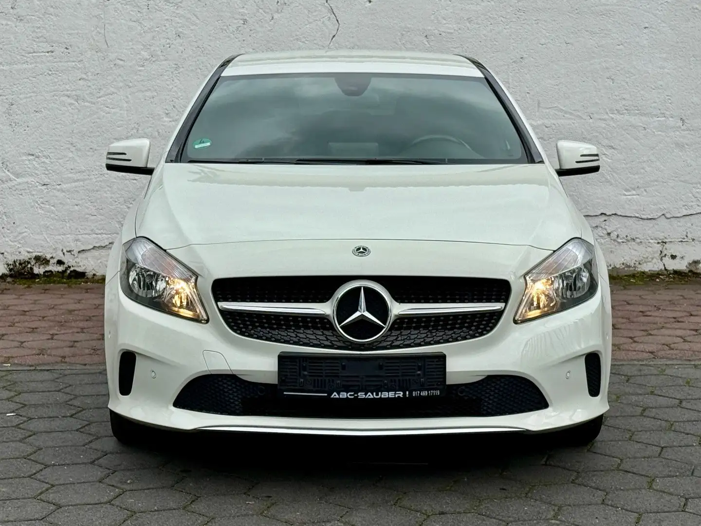 Mercedes-Benz A 200 d Weiß - 2