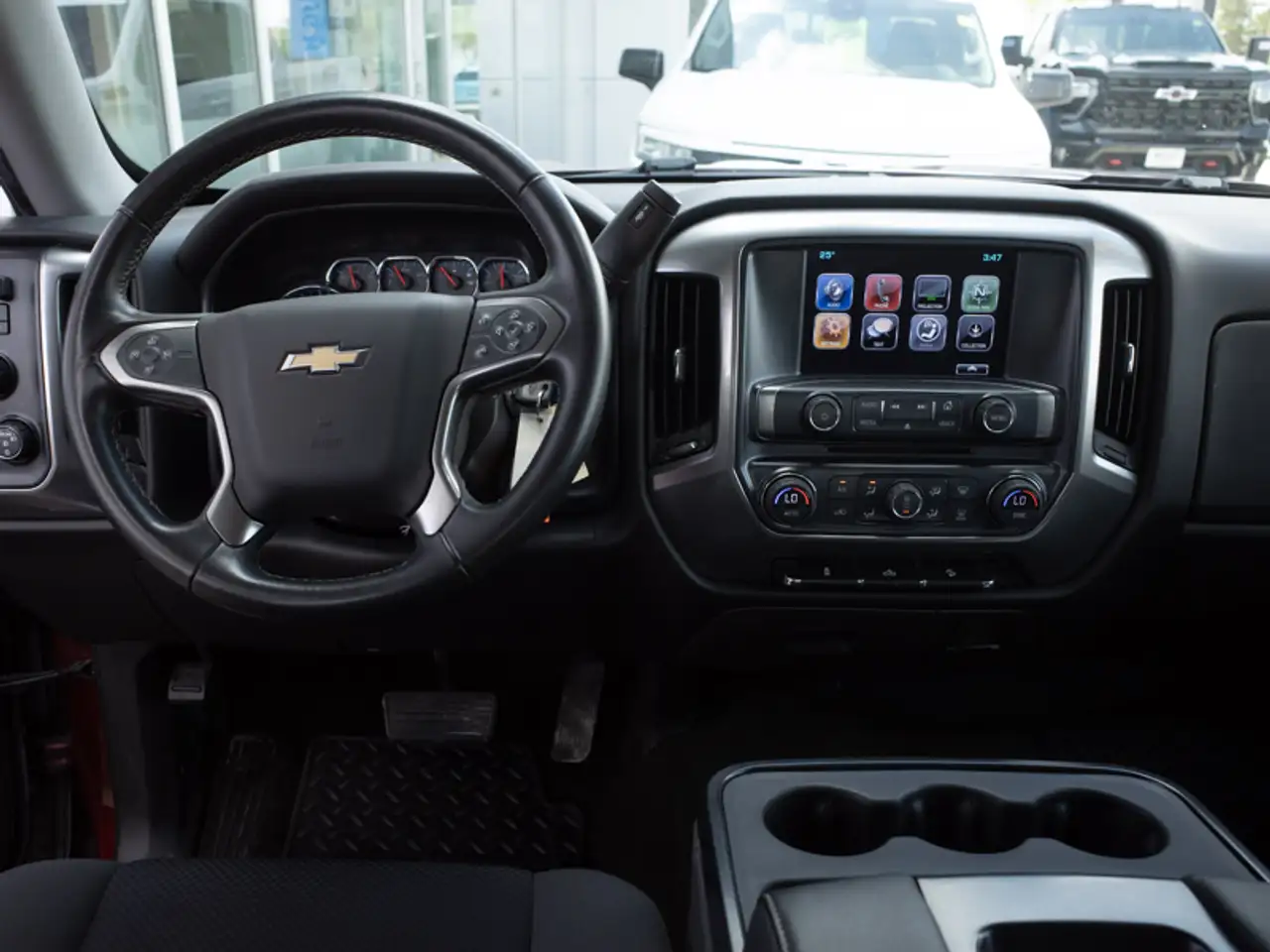 Chevrolet Silverado 1500 снимка Chevrolet Silverado 1500