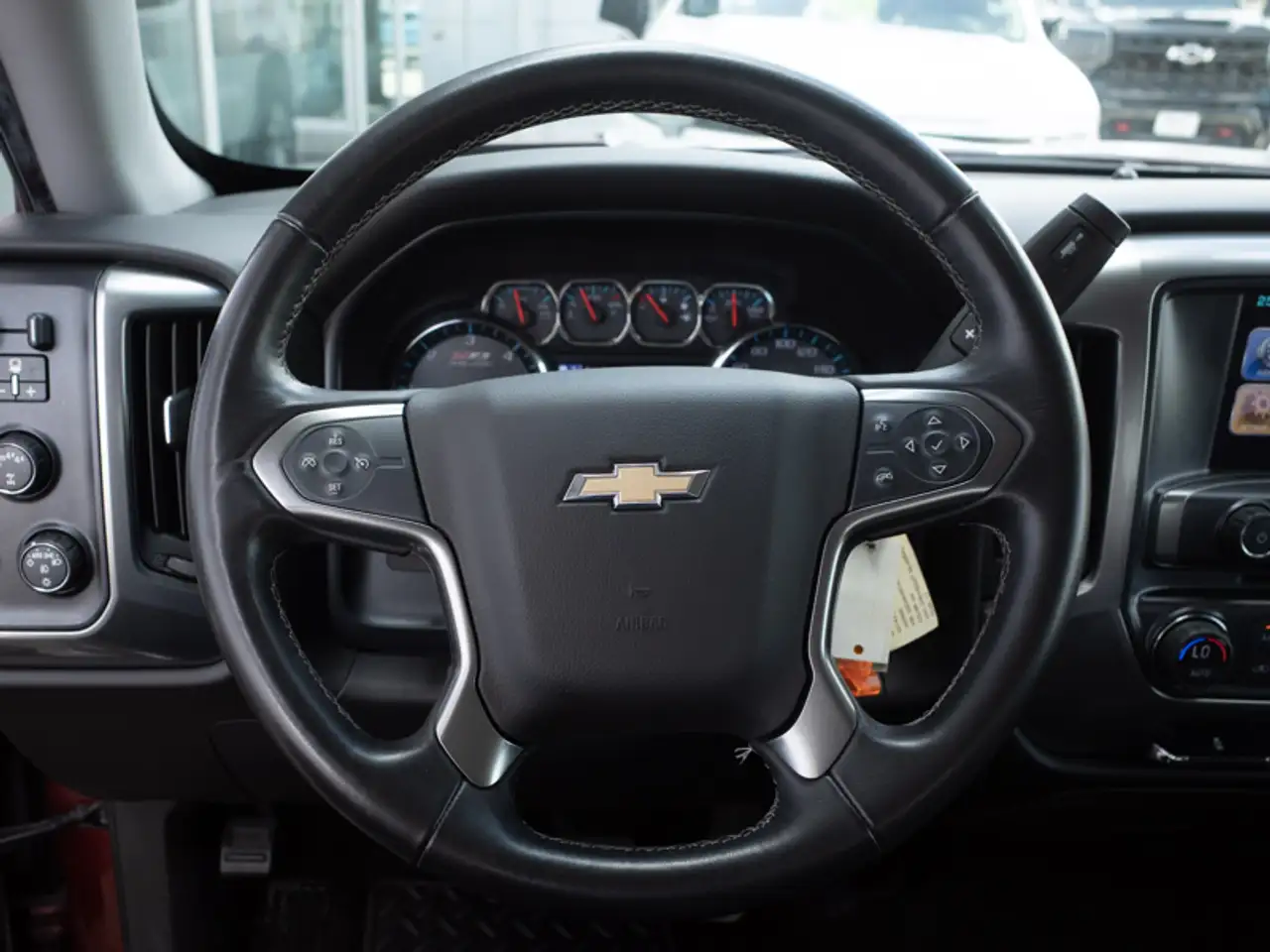 Chevrolet Silverado 1500 снимка Chevrolet Silverado 1500