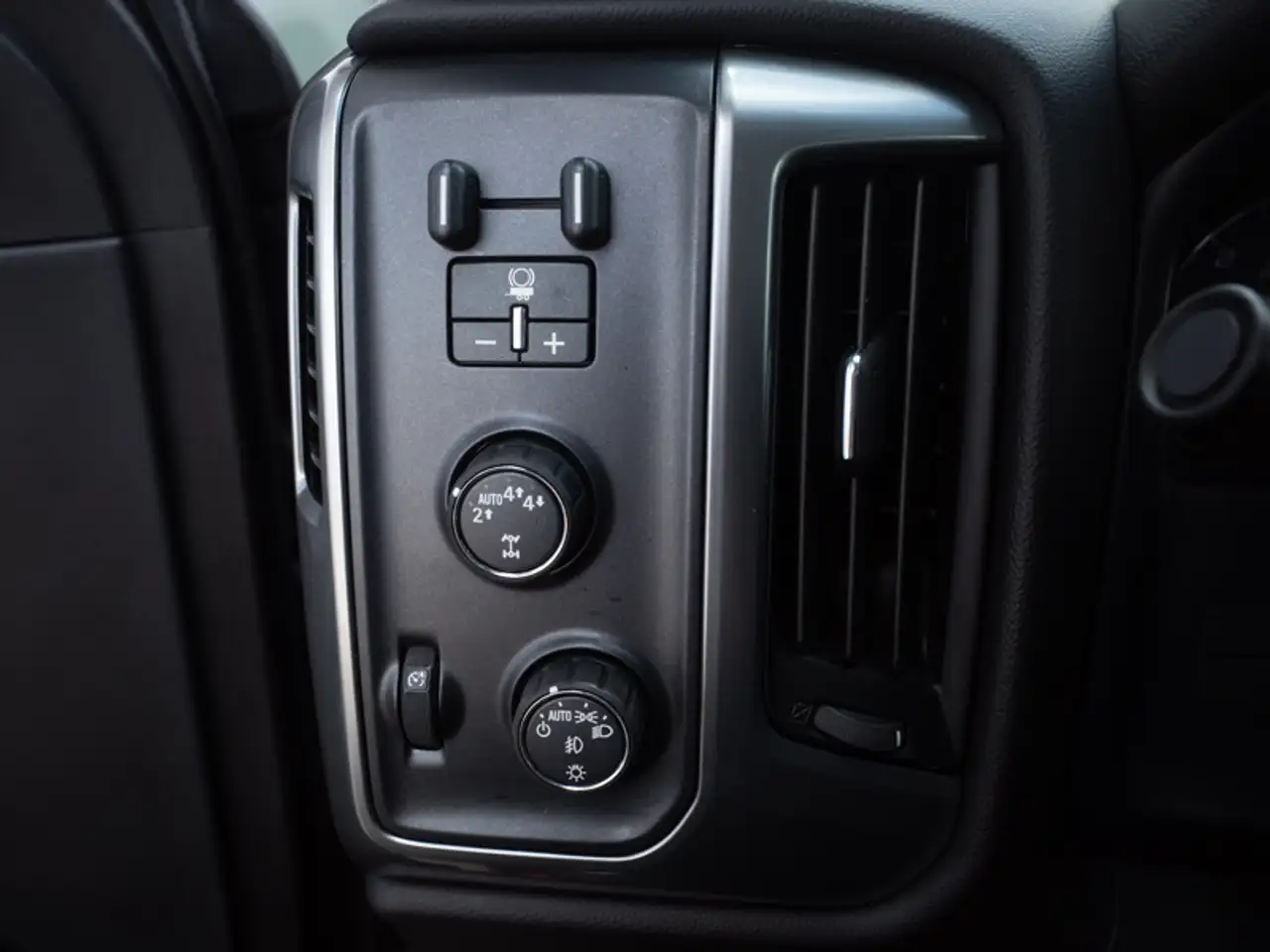 Chevrolet Silverado 1500 снимка Chevrolet Silverado 1500