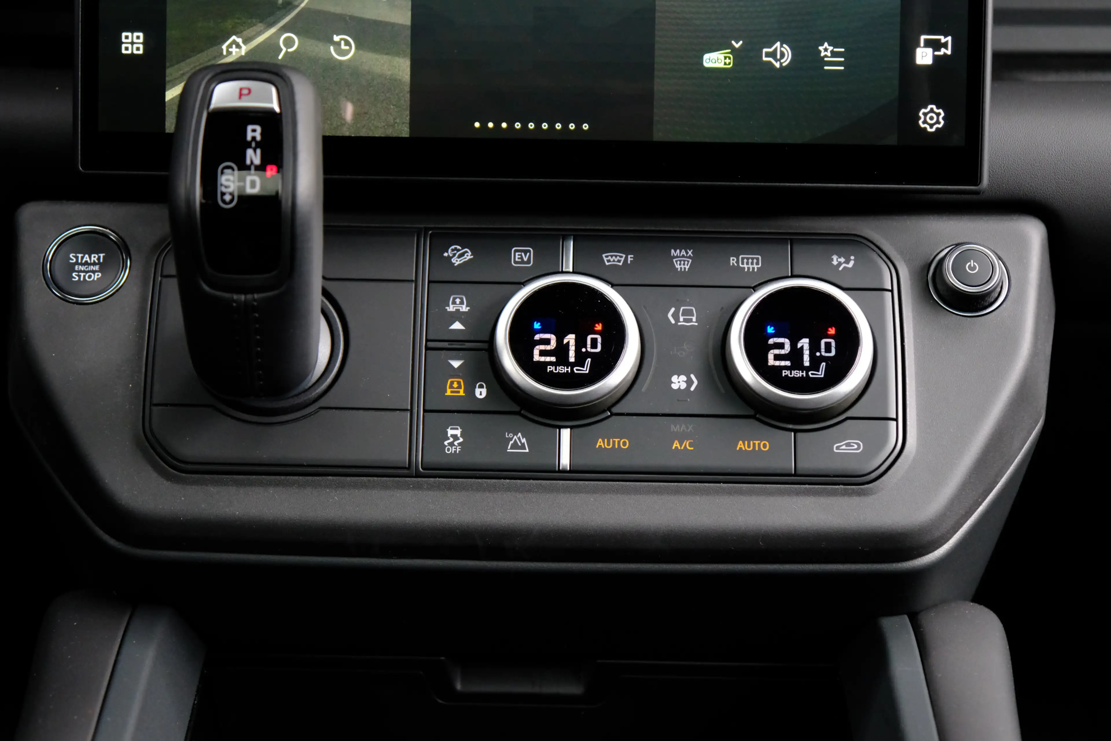 Land Rover Defender 110 2.0 P300e 110 X-Dynamic HSE | Elec Trekhaak | — photo 25