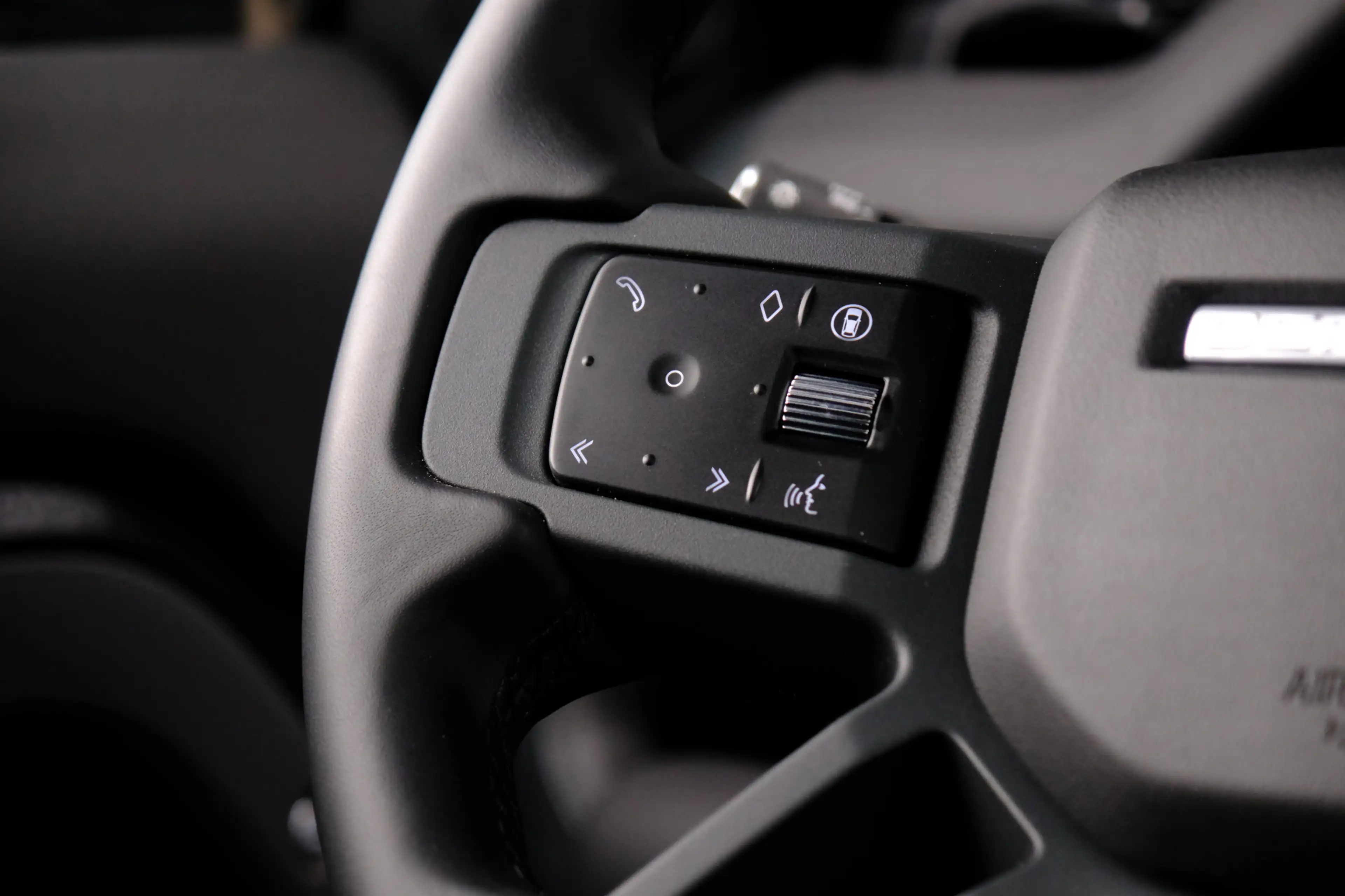 Land Rover Defender 110 2.0 P300e 110 X-Dynamic HSE | Elec Trekhaak | — photo 22