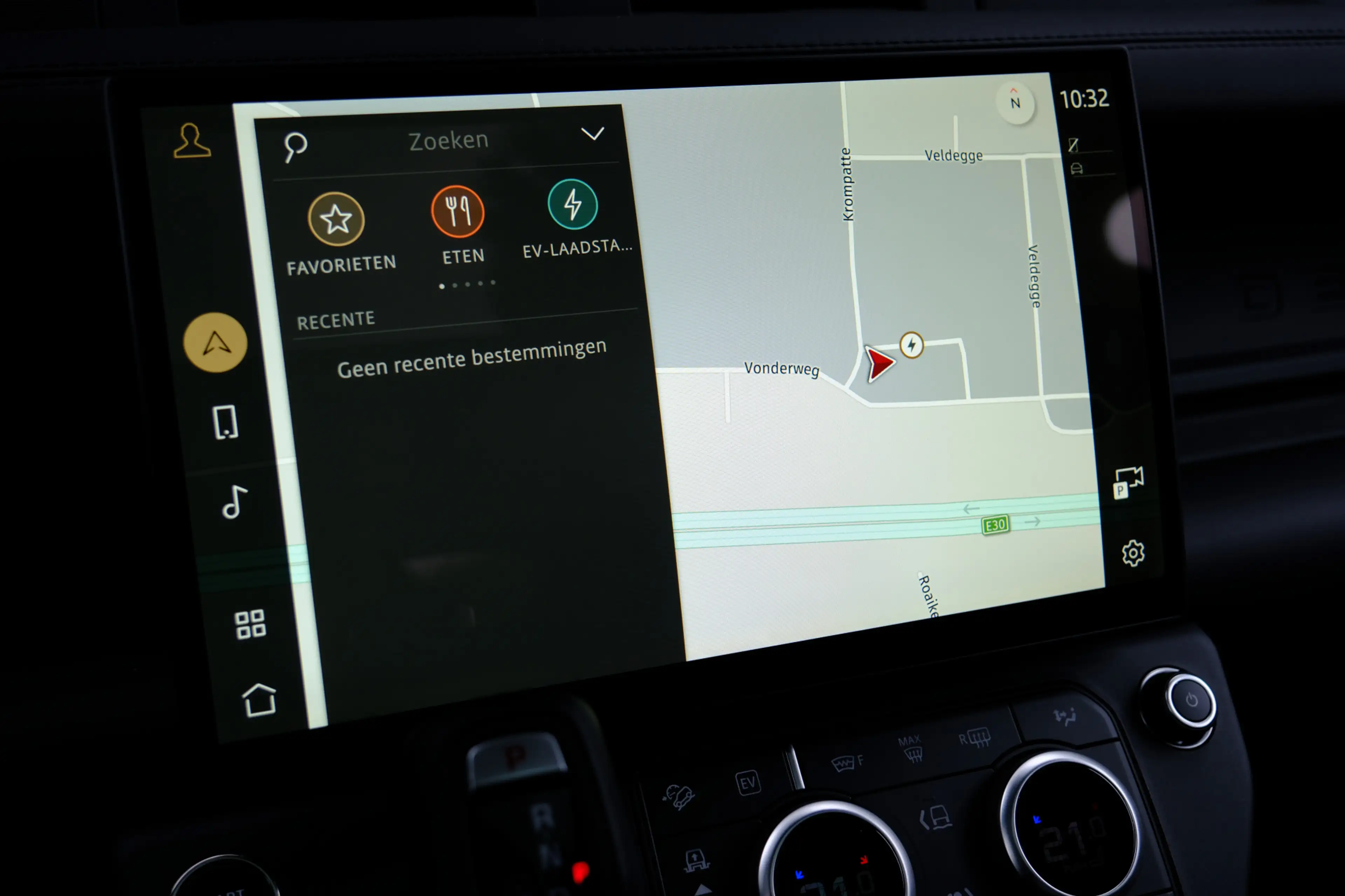 Land Rover Defender 110 2.0 P300e 110 X-Dynamic HSE | Elec Trekhaak | — photo 32