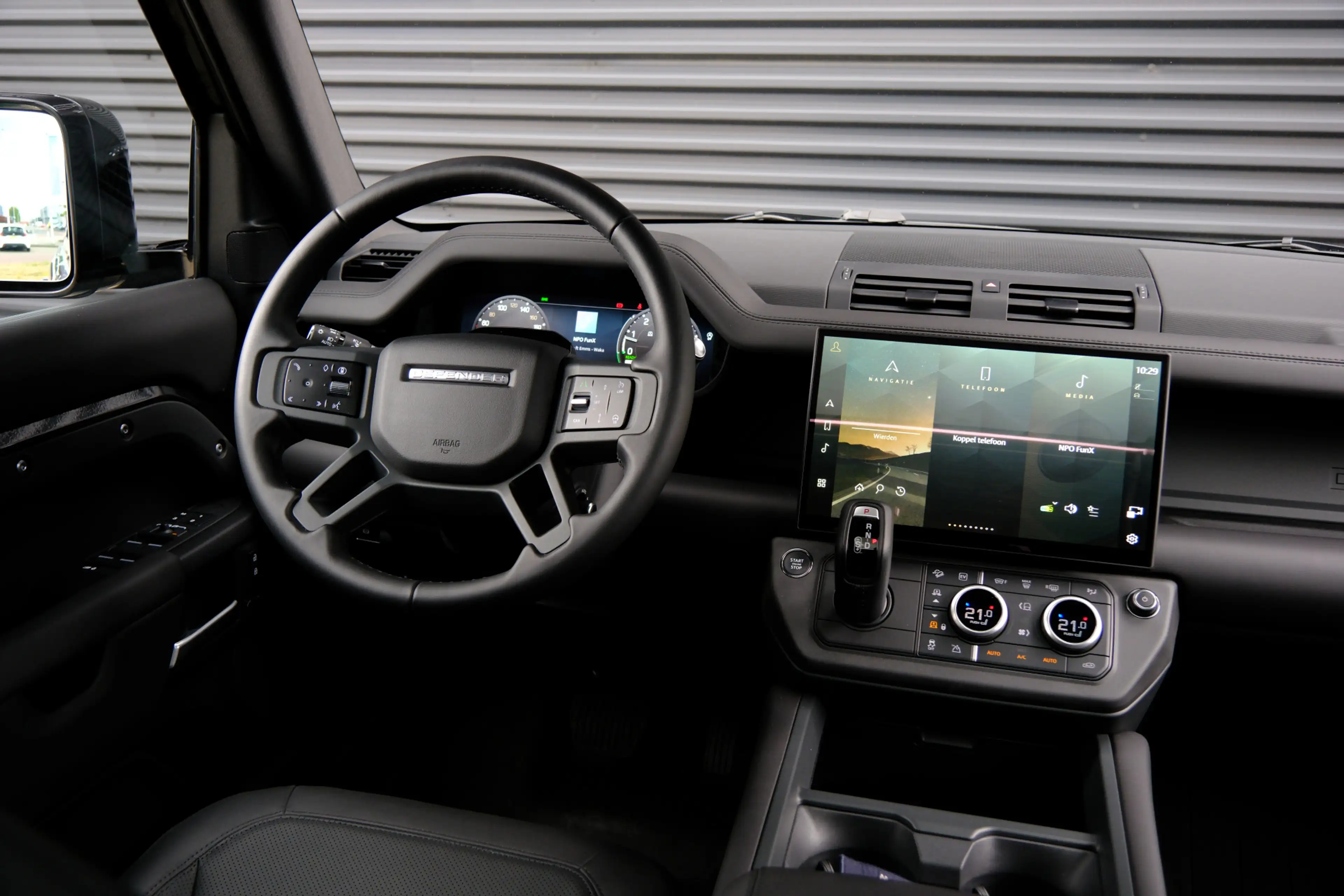 Land Rover Defender 110 2.0 P300e 110 X-Dynamic HSE | Elec Trekhaak | — photo 3