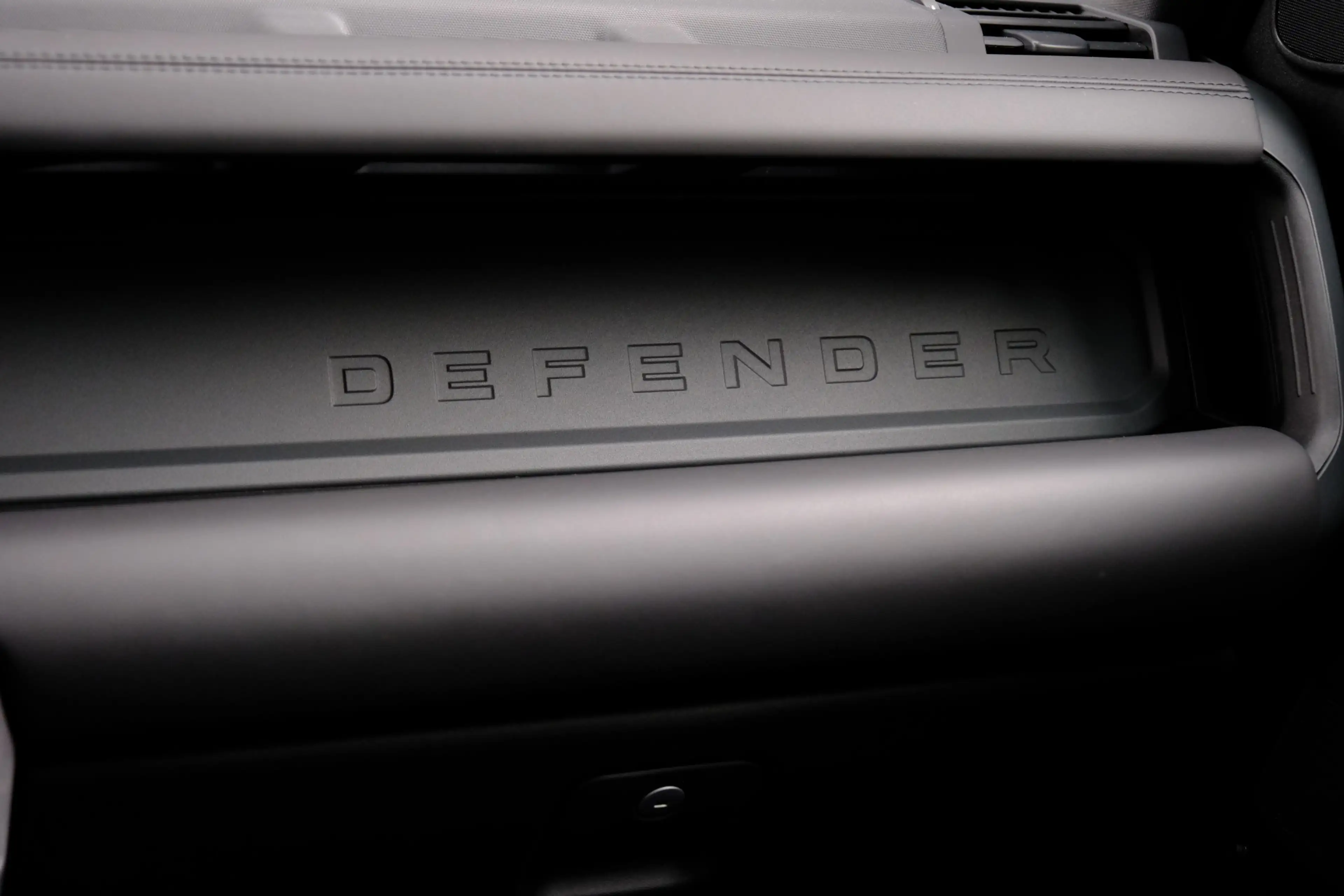 Land Rover Defender 110 2.0 P300e 110 X-Dynamic HSE | Elec Trekhaak | — photo 27
