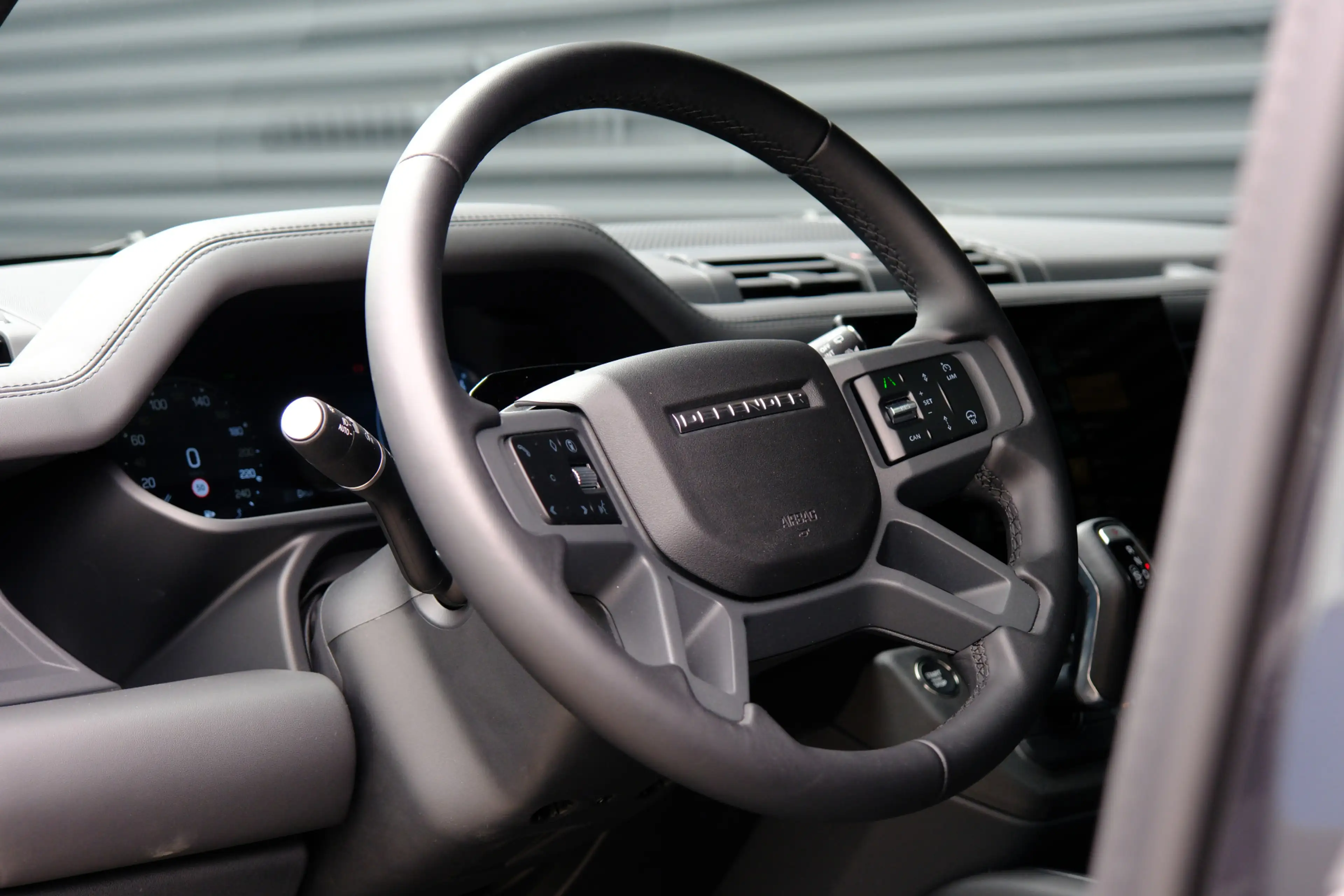 Land Rover Defender 110 2.0 P300e 110 X-Dynamic HSE | Elec Trekhaak | — photo 16