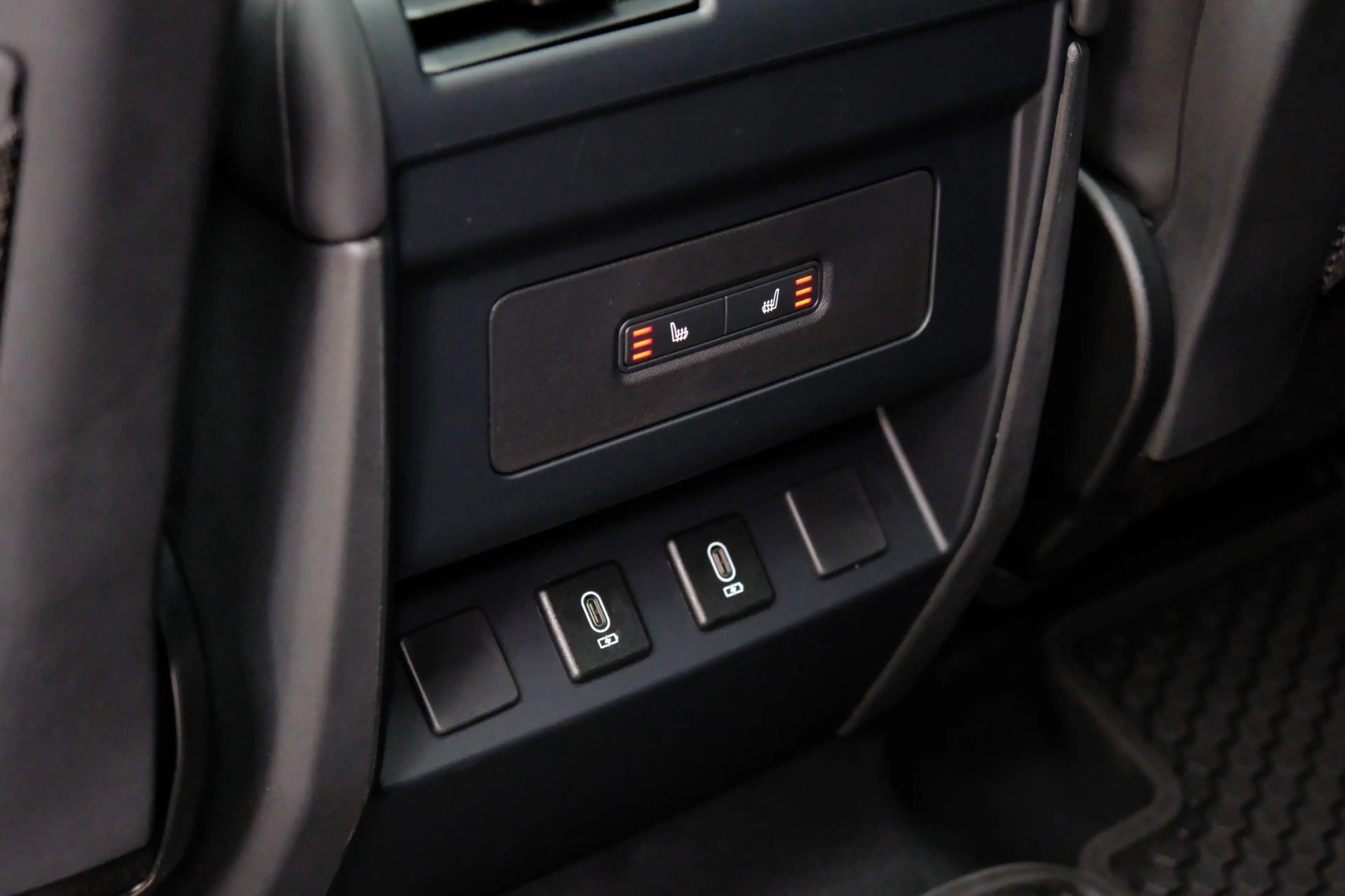 Land Rover Defender 110 2.0 P300e 110 X-Dynamic HSE | Elec Trekhaak | — photo 18