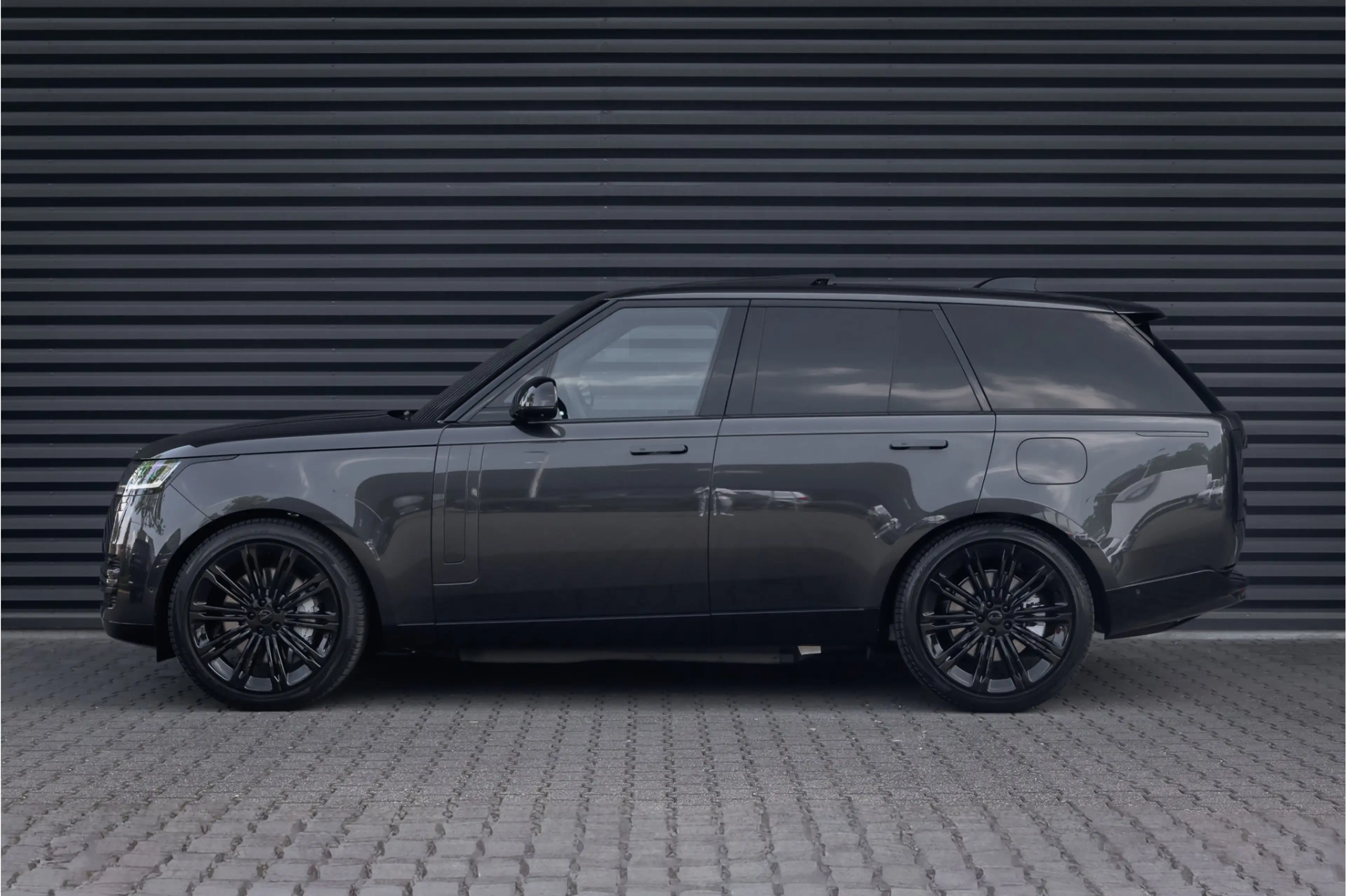 Land Rover Range Rover 3.0 P550e HSE PHEV — photo 3