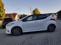 Toyota Yaris 1.5 Dual-VVT-iE Hybrid GR Sport 131PS 18"+HUD+NAVI Weiß - thumbnail 2