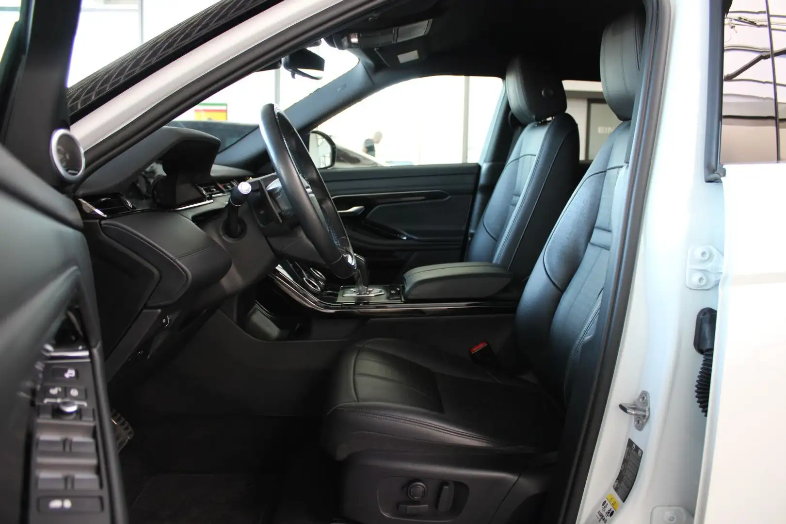 Land Rover Range Rover Evoque EVOQUE P250 *R-DYNAMIC* HSE+AHK/BLACK/STHZG/21" Weiß - 2