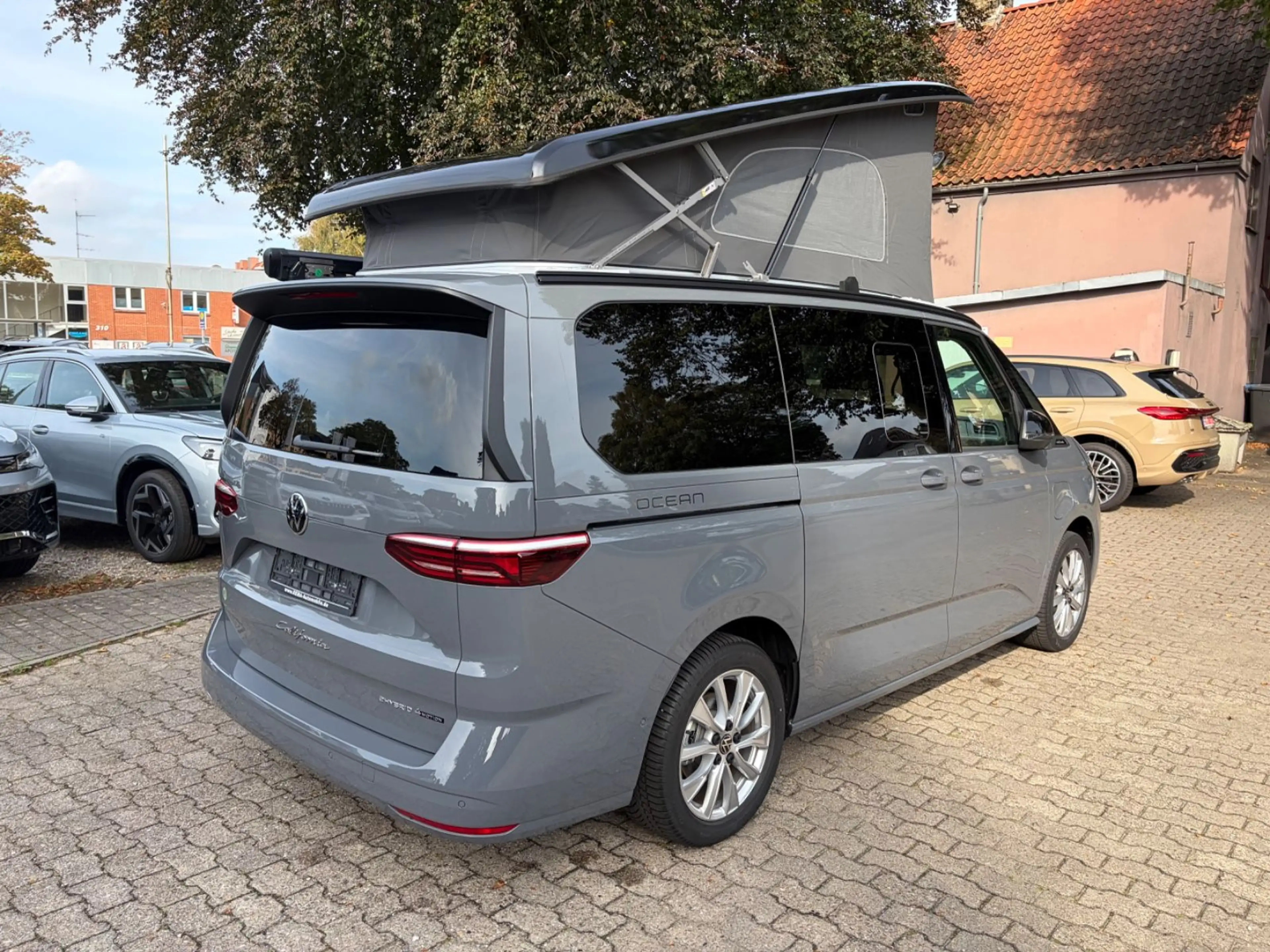 Volkswagen T7 California 1,5 TSI eHybrid 4 M. IQ AHK Ocean — photo 3