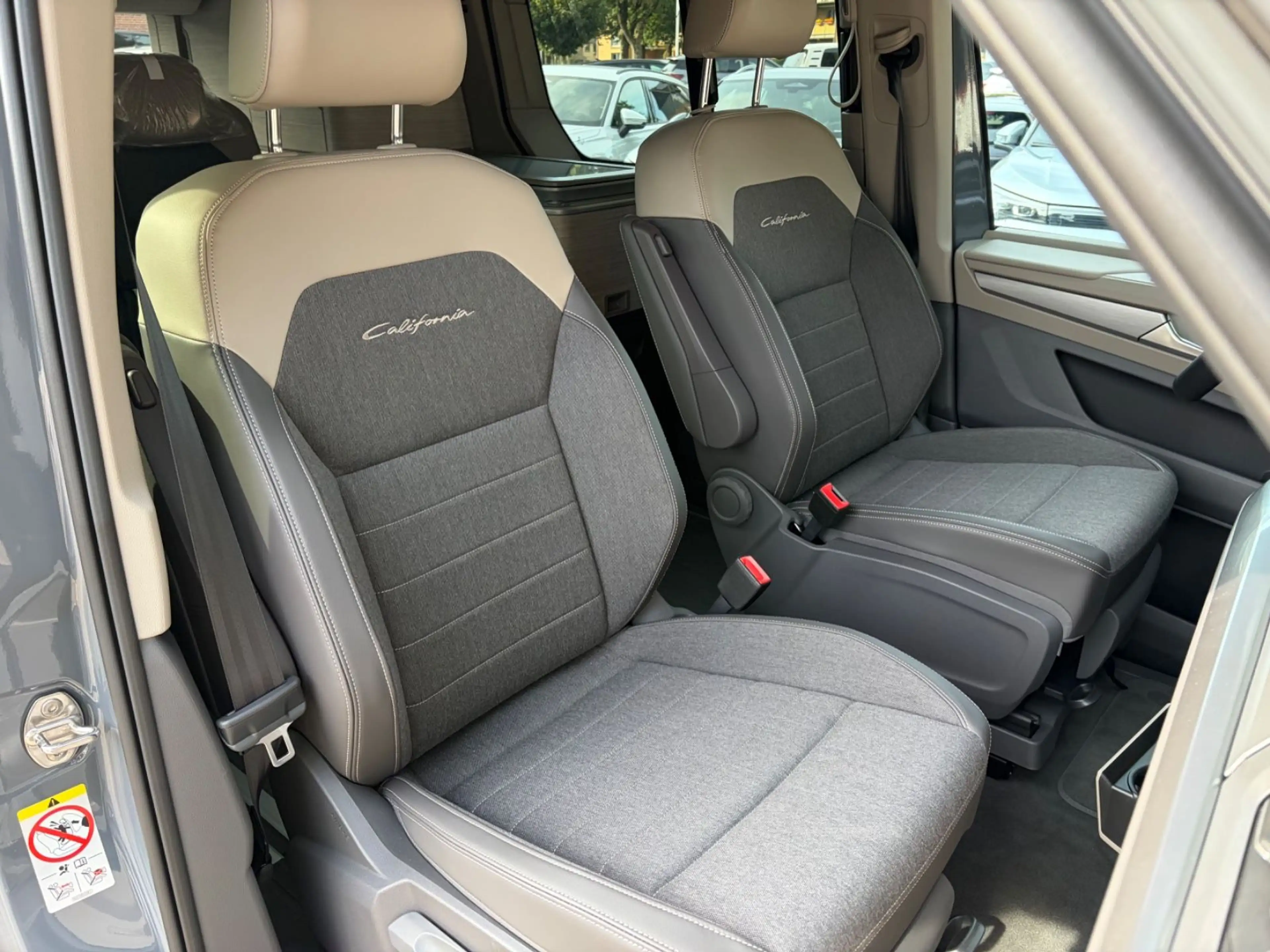 Volkswagen T7 California 1,5 TSI eHybrid 4 M. IQ AHK Ocean — photo 12