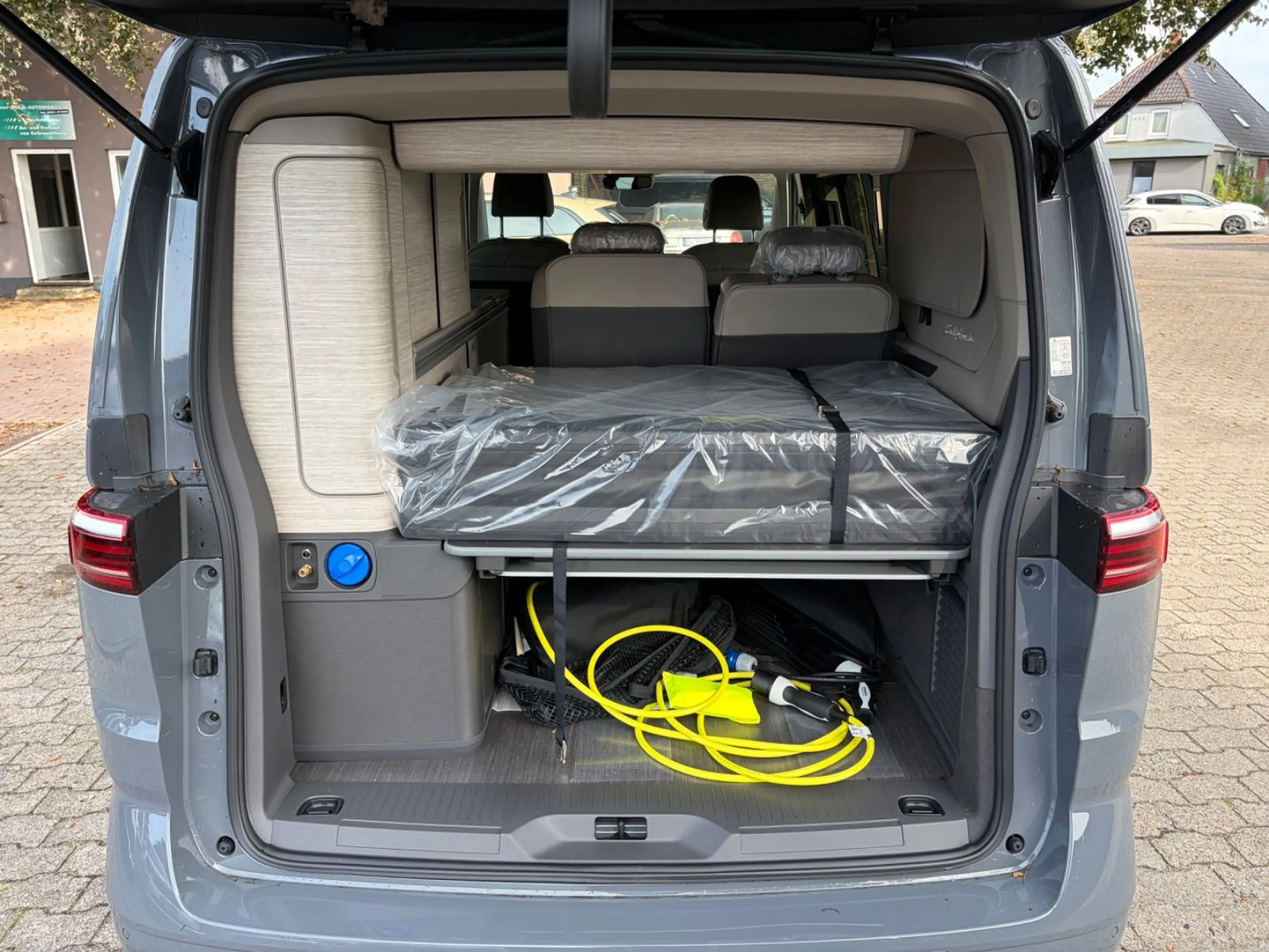 Volkswagen T7 California 1,5 TSI eHybrid 4 M. IQ AHK Ocean — photo 9