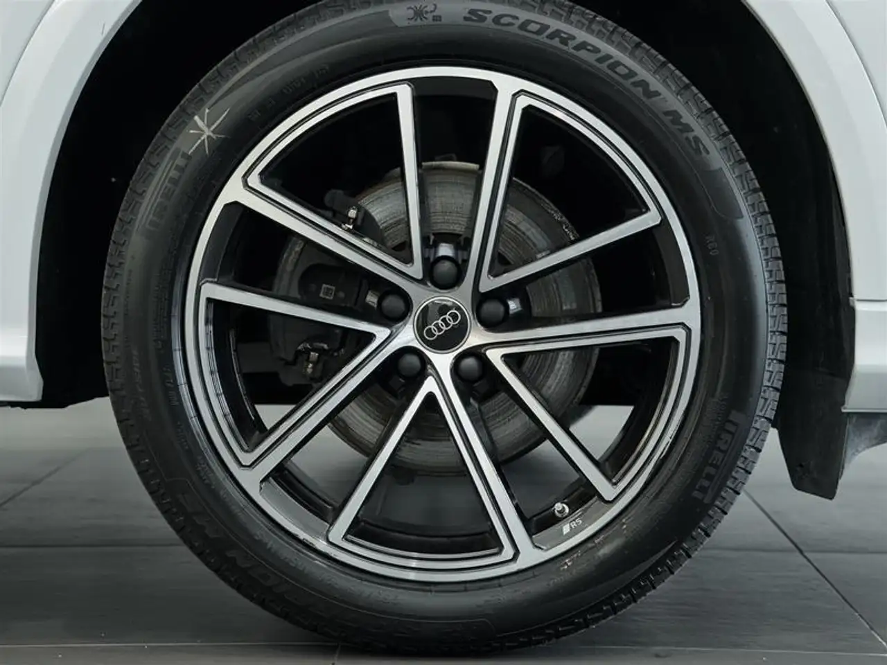 Audi Q5 снимка Audi Q5