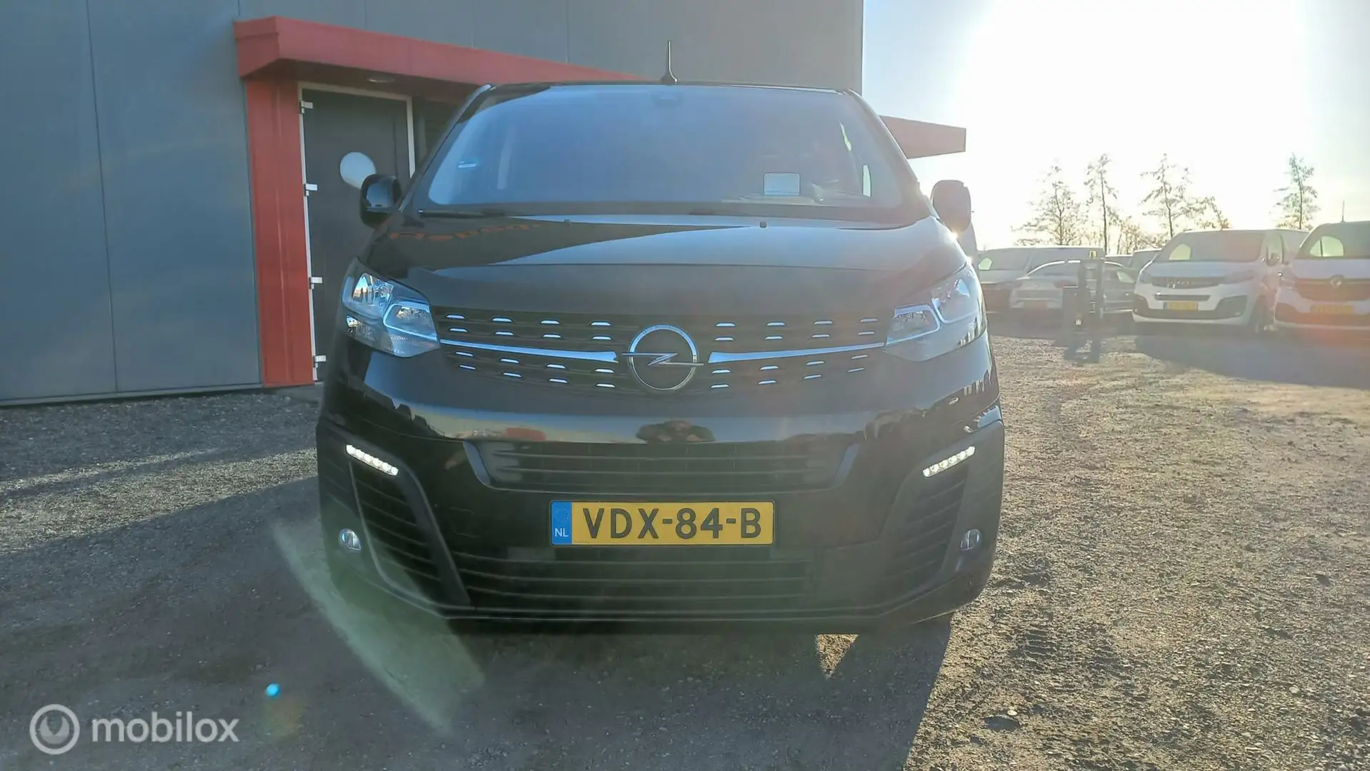 Opel Vivaro bestel 2.0 CDTI L2H1 Innovation Zwart - 2