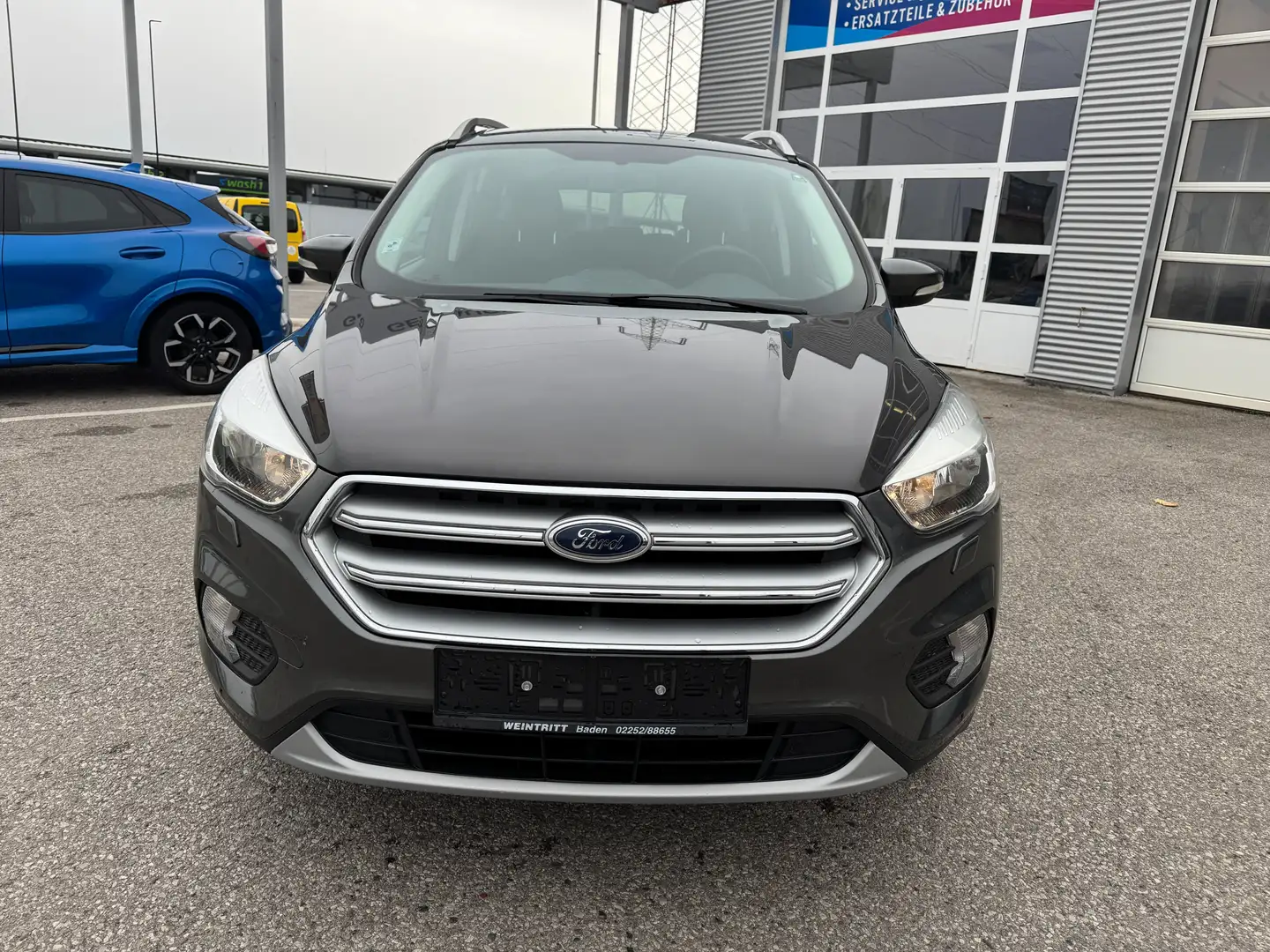 Ford Kuga 1.5 Ecoboost Trend Grau - 2