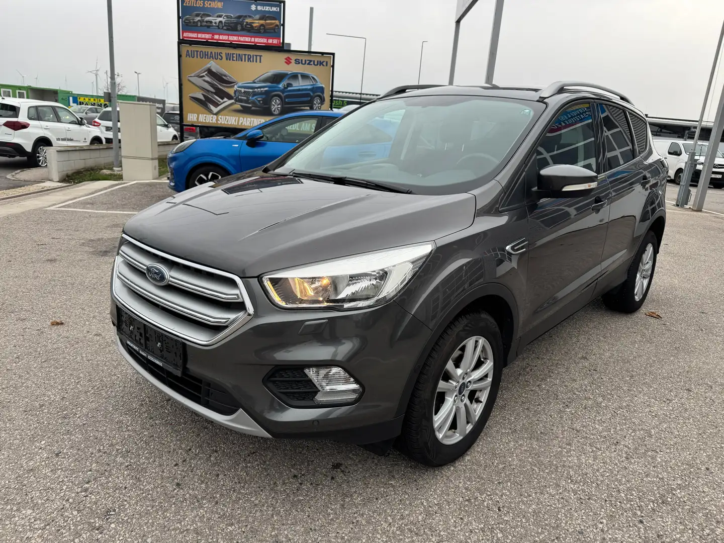 Ford Kuga 1.5 Ecoboost Trend Grau - 1