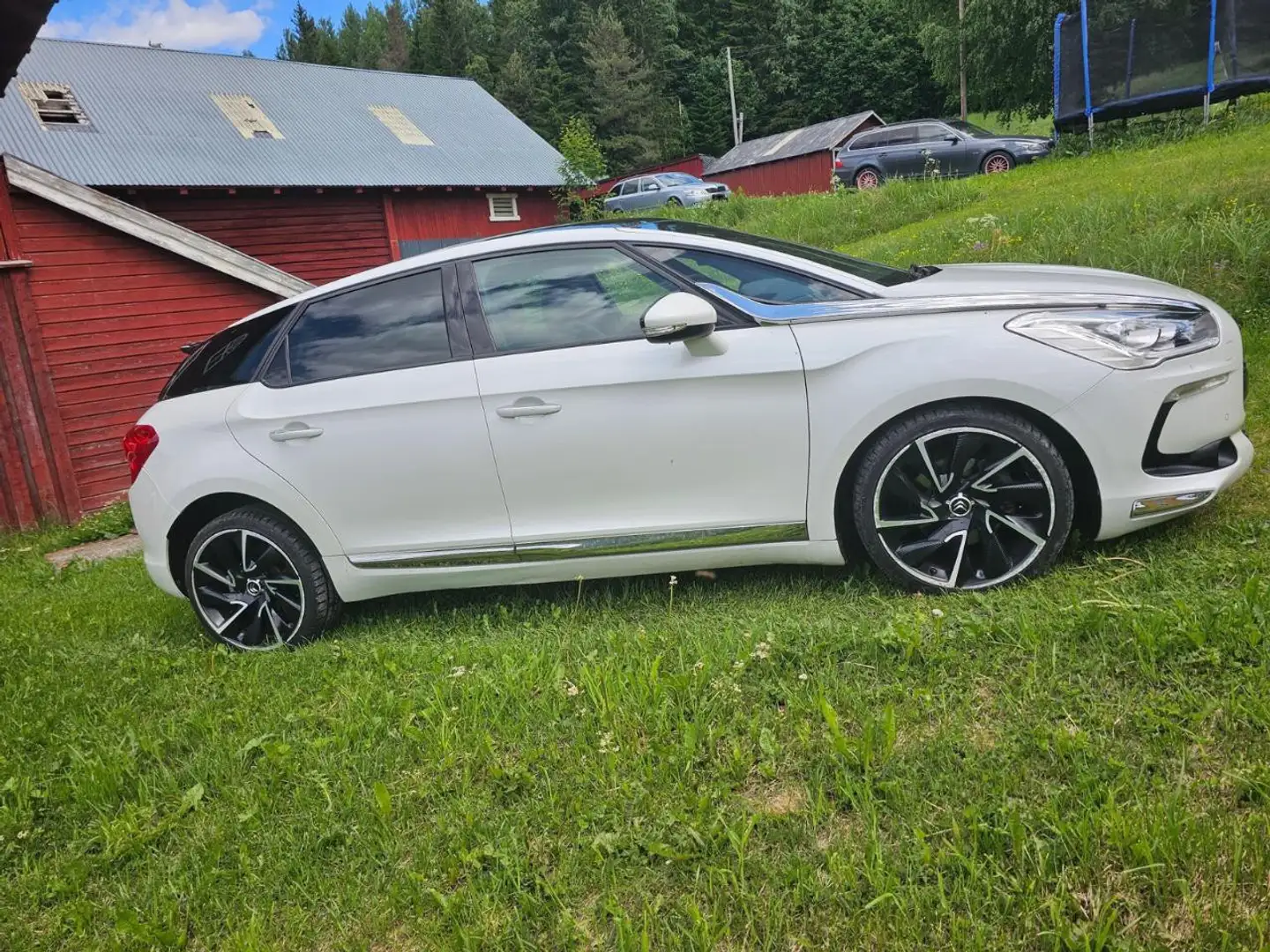 Citroen DS5 e-HDi 110 EGS6 SoChic White - 2