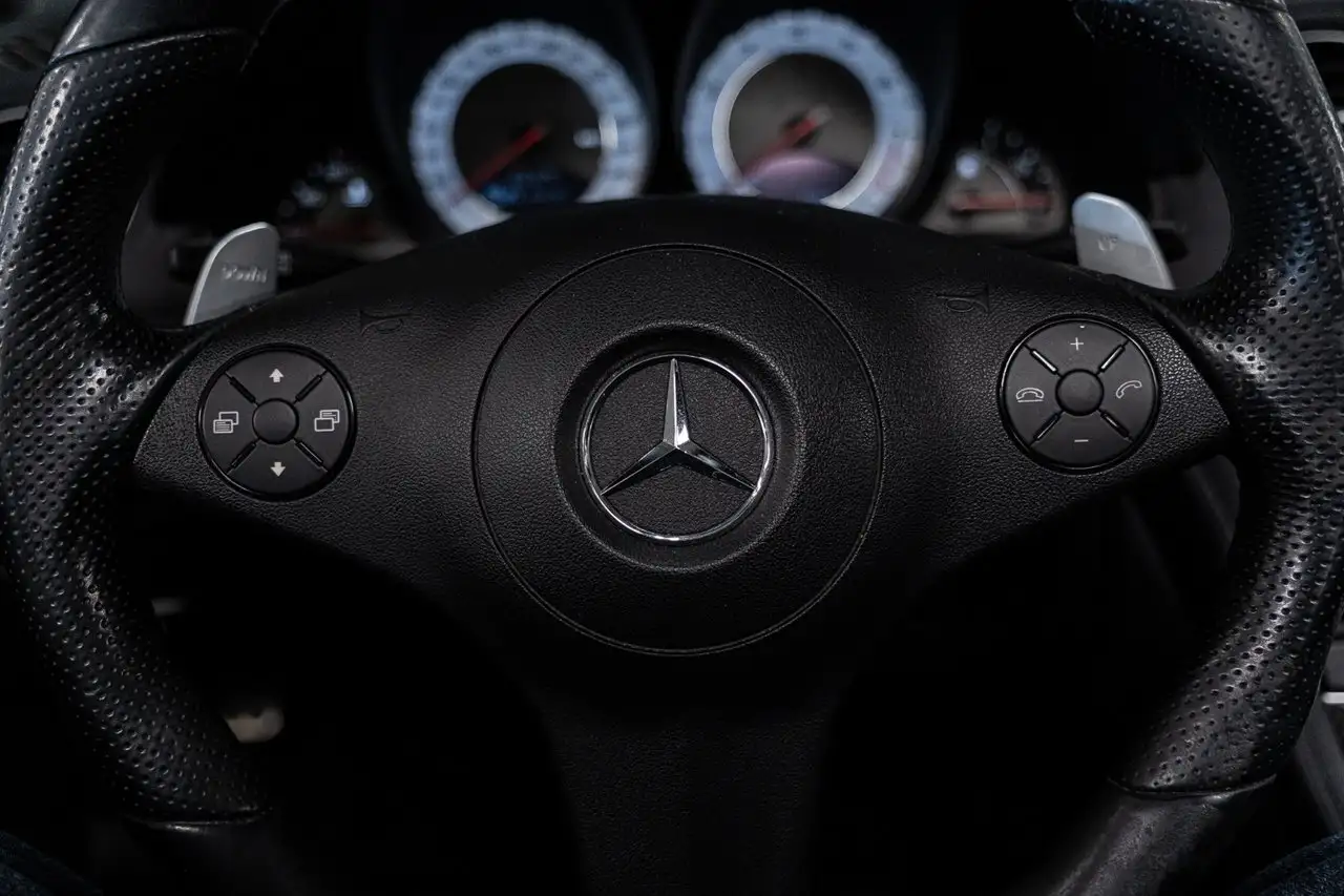 Mercedes-Benz SL снимка Mercedes-Benz SL