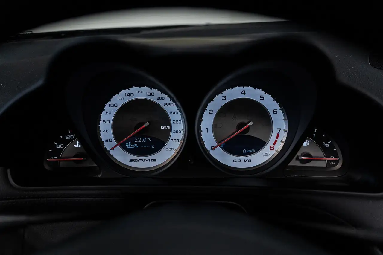 Mercedes-Benz SL снимка Mercedes-Benz SL