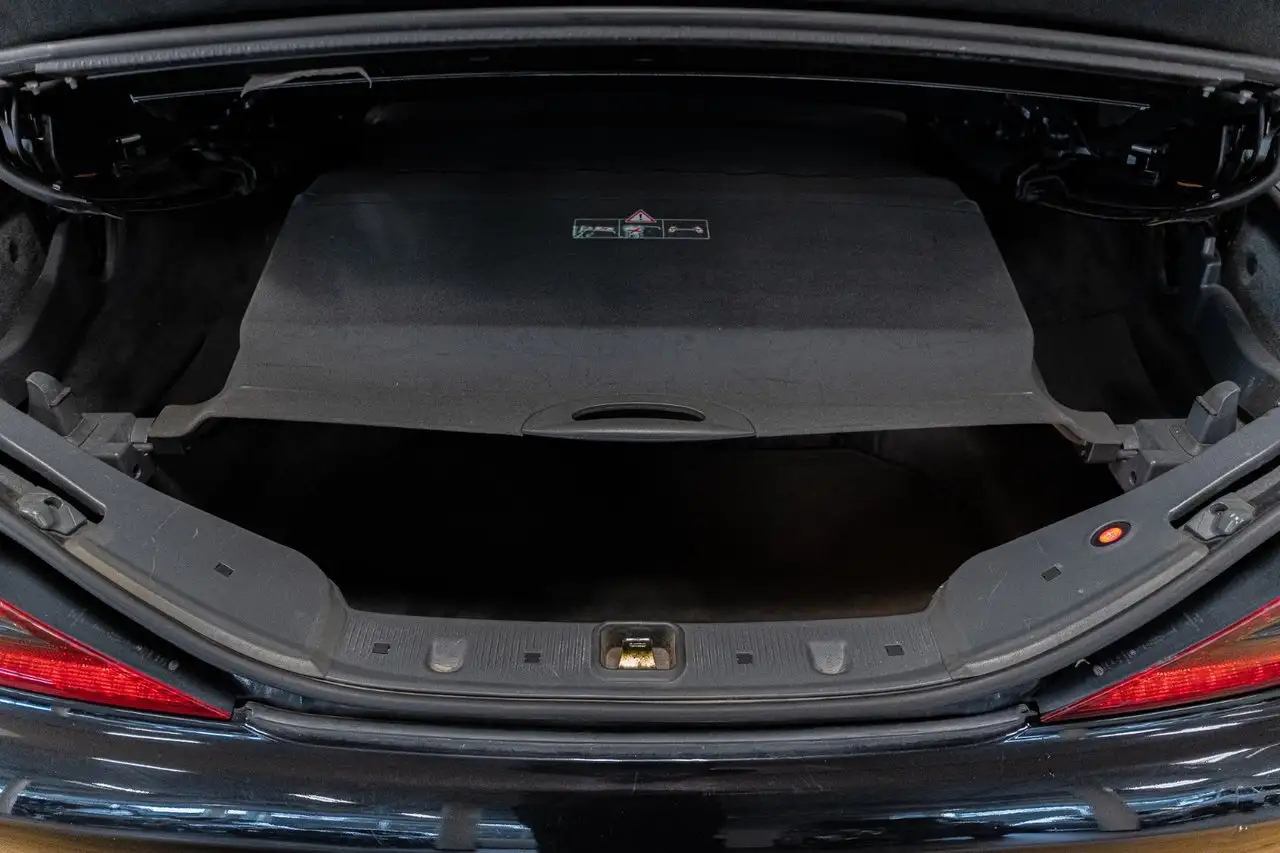 Mercedes-Benz SL снимка Mercedes-Benz SL