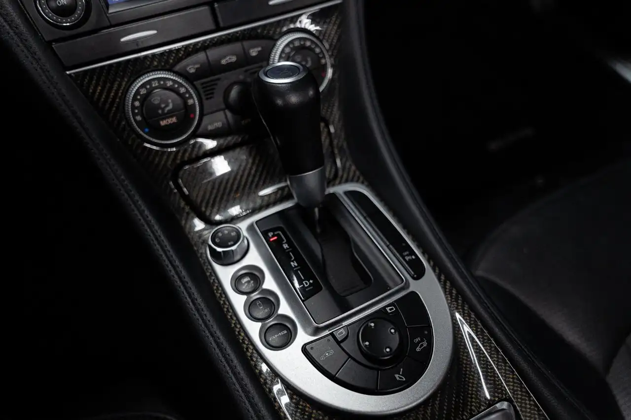 Mercedes-Benz SL снимка Mercedes-Benz SL