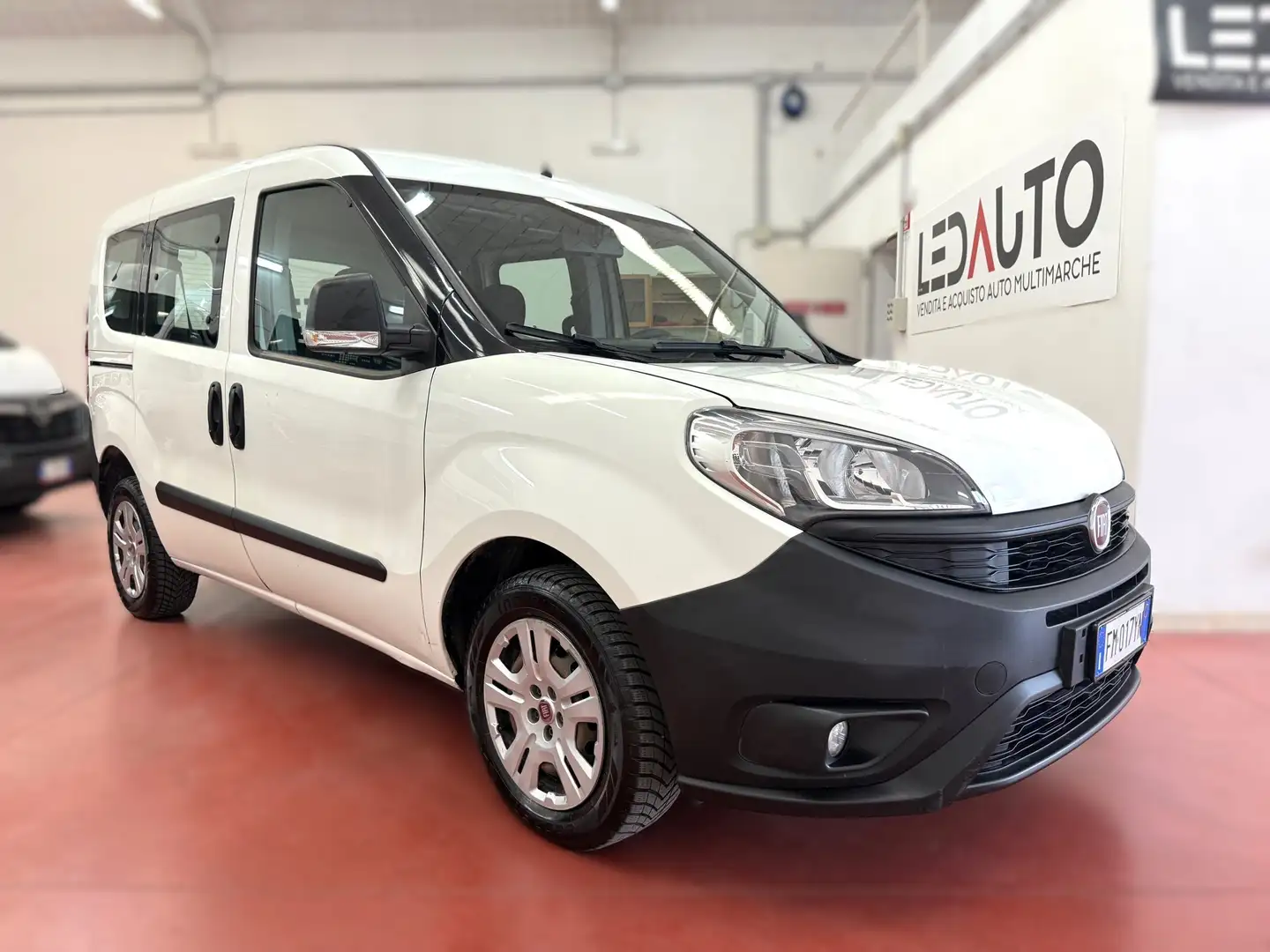 Fiat Doblo Doblo 1.3 mjt 16v Easy 95cv my18 N1 Blanc - 1