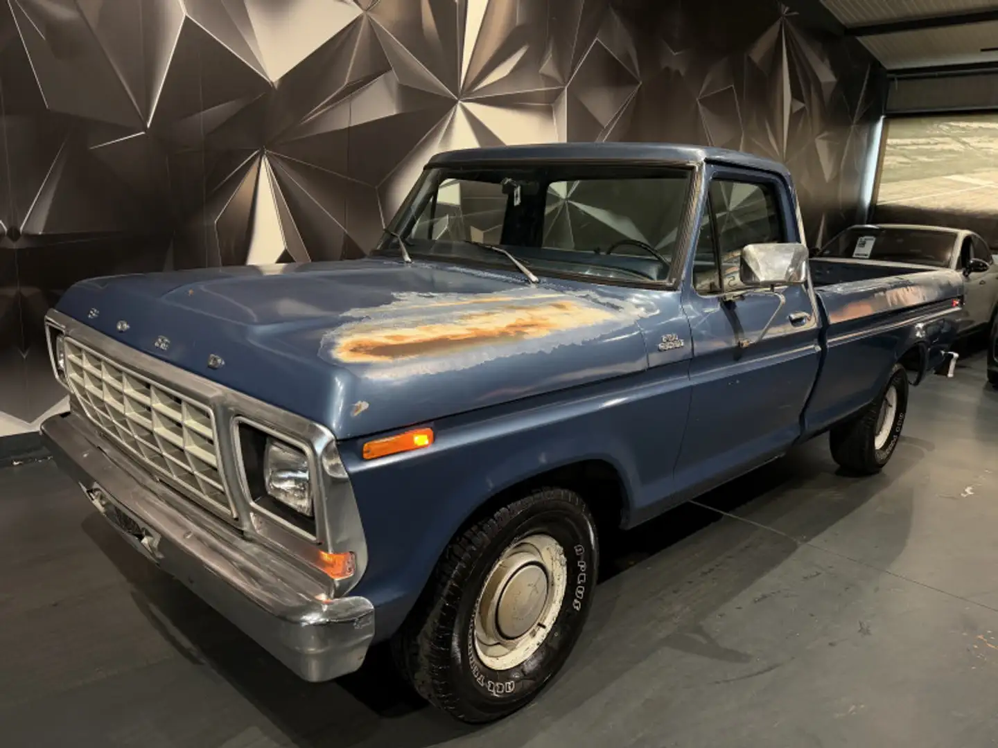 Ford F 100 CUSTOM Blau - 1