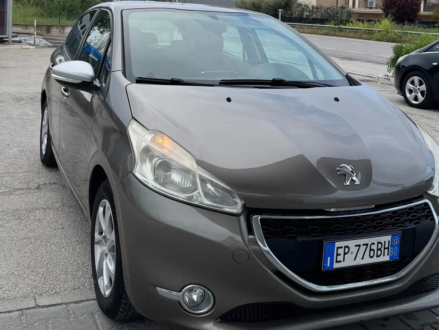 Peugeot 208 C8HRO Gold - 1