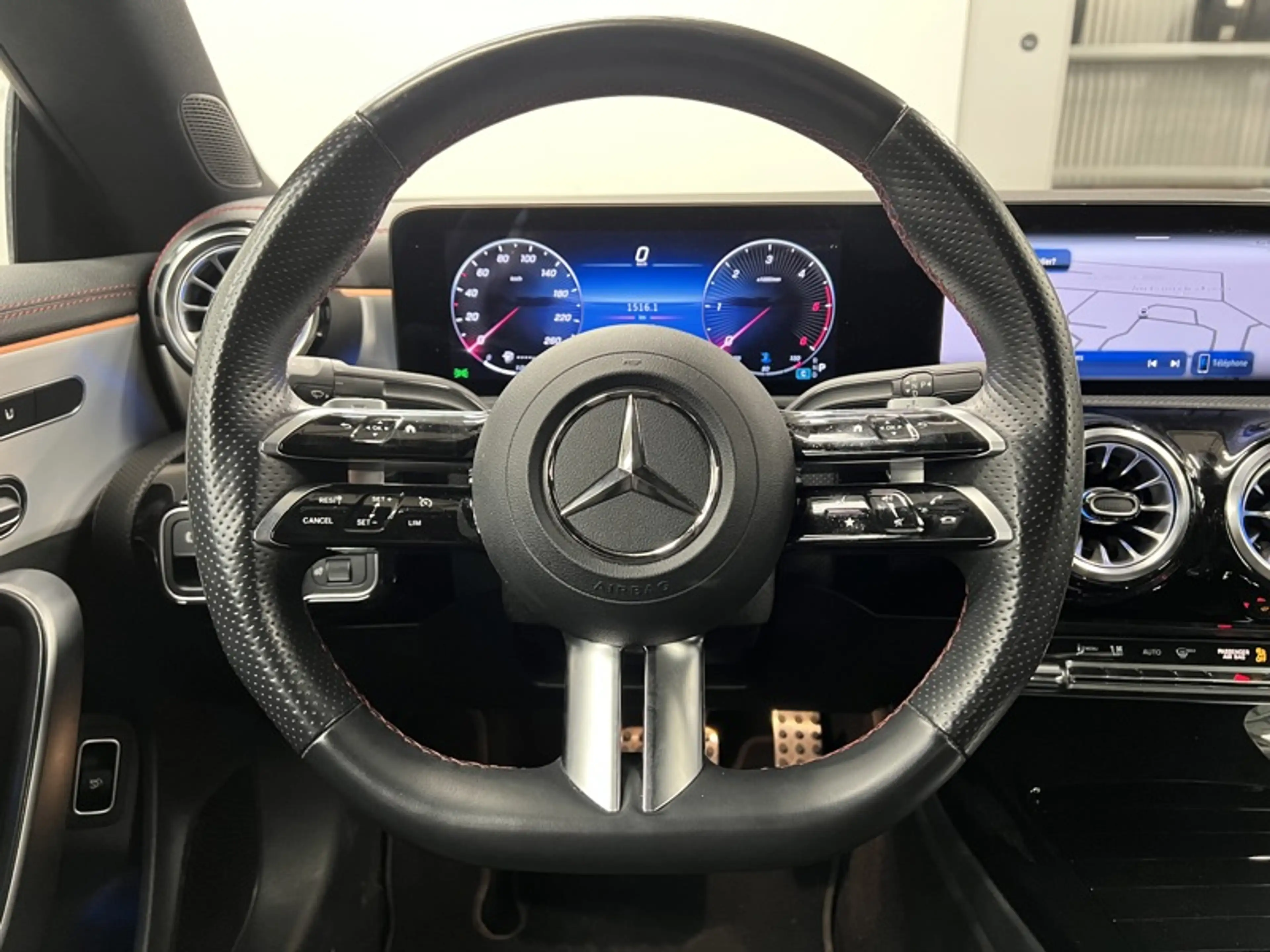 Mercedes-Benz CLA 180 d Coupé AMG Pack Night Pano — photo 3