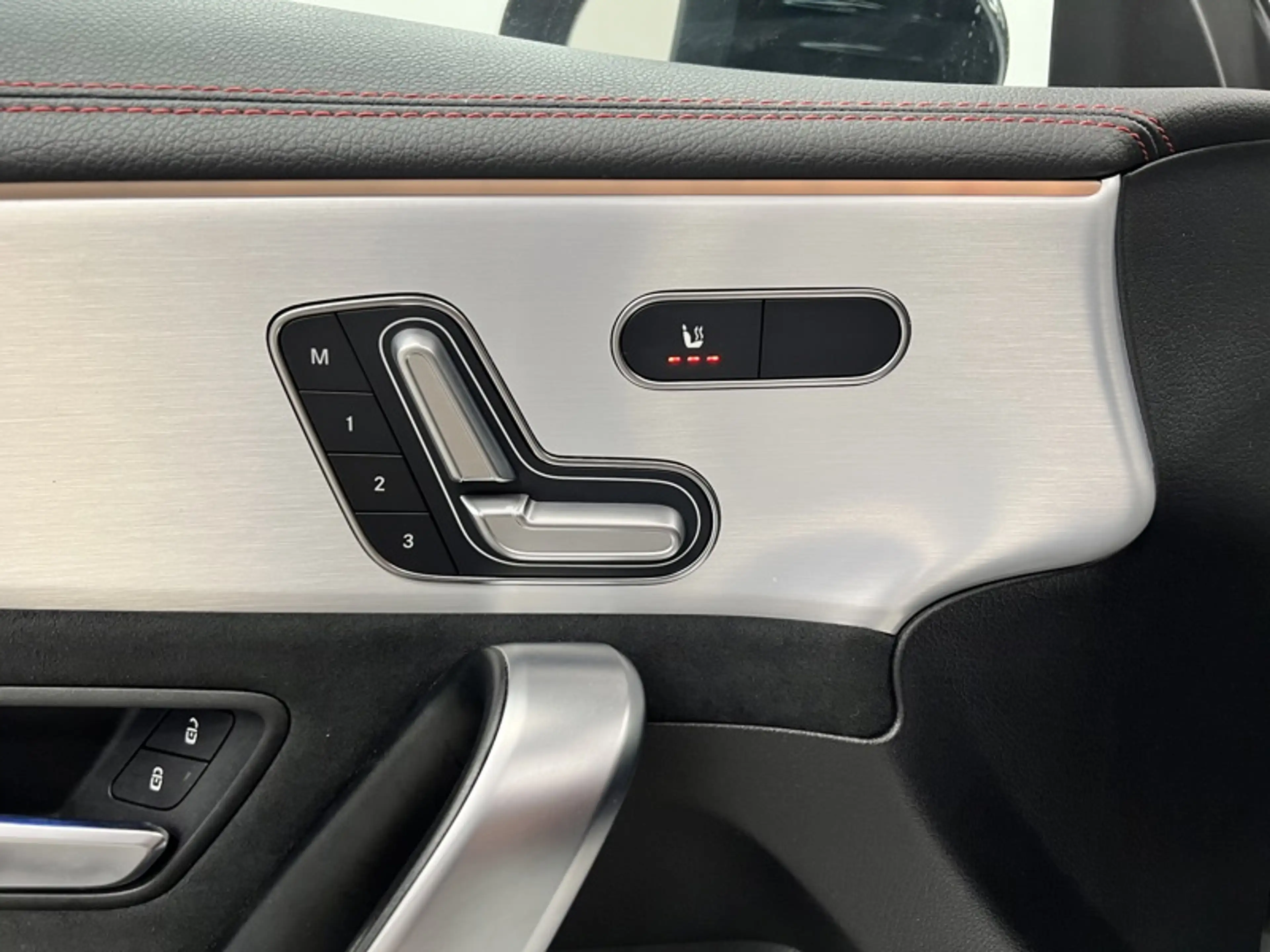 Mercedes-Benz CLA 180 d Coupé AMG Pack Night Pano — photo 8