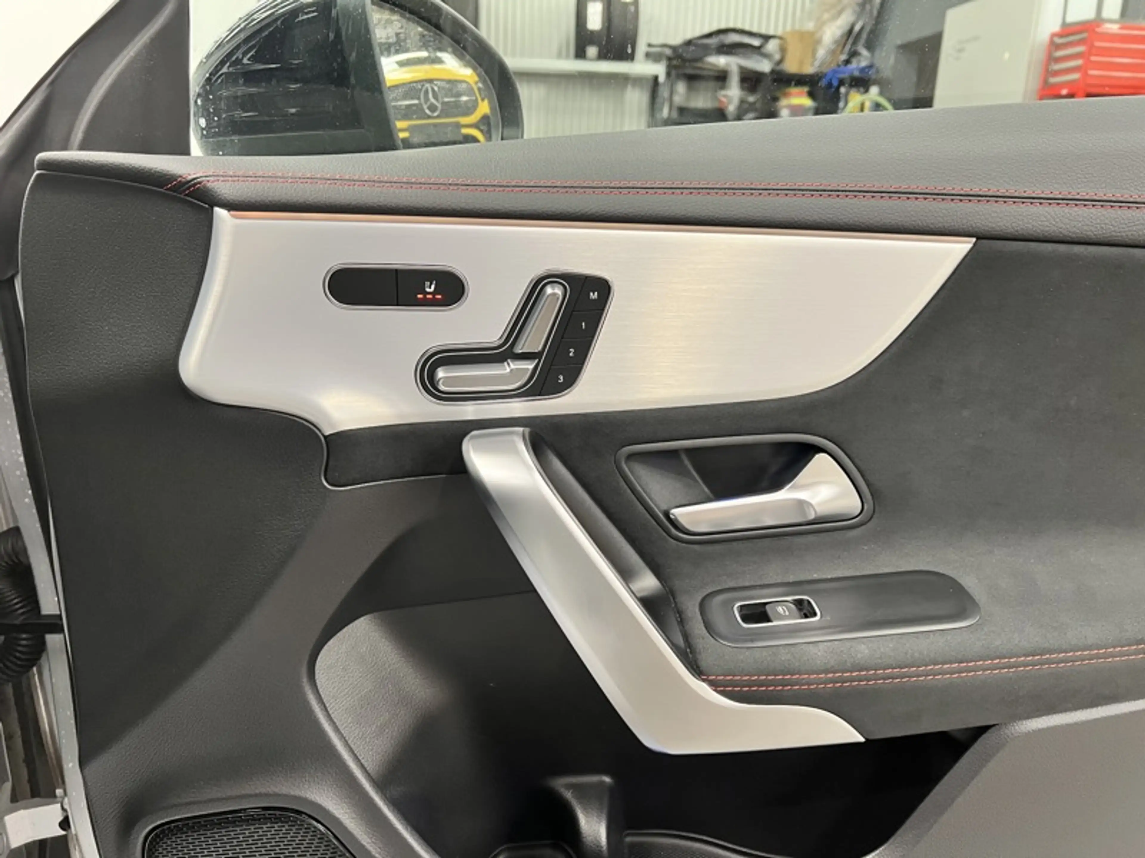 Mercedes-Benz CLA 180 d Coupé AMG Pack Night Pano — photo 14