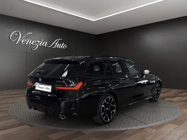 BMW 3 Series view 4
