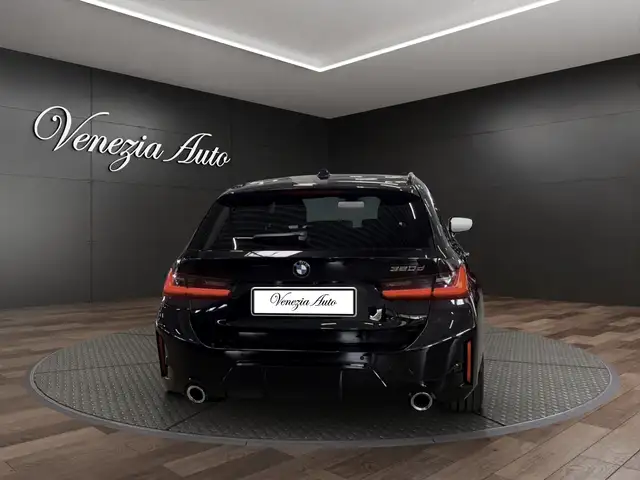 BMW 3 Series view 5
