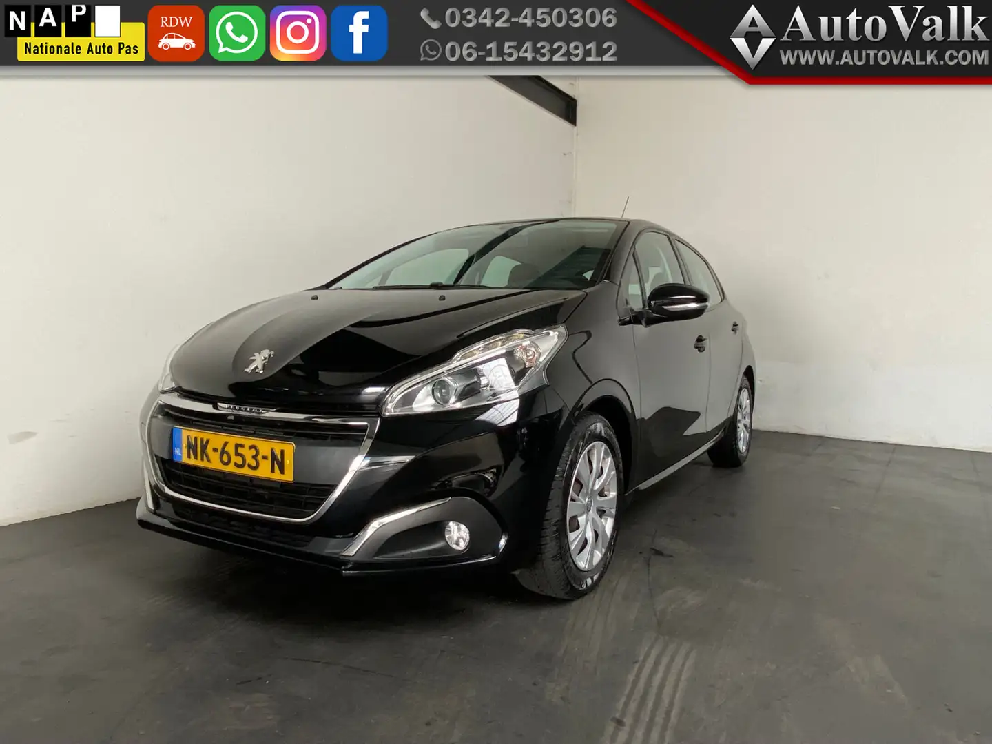 Peugeot 208 1.2 PureTech Blue Lion Zwart - 1
