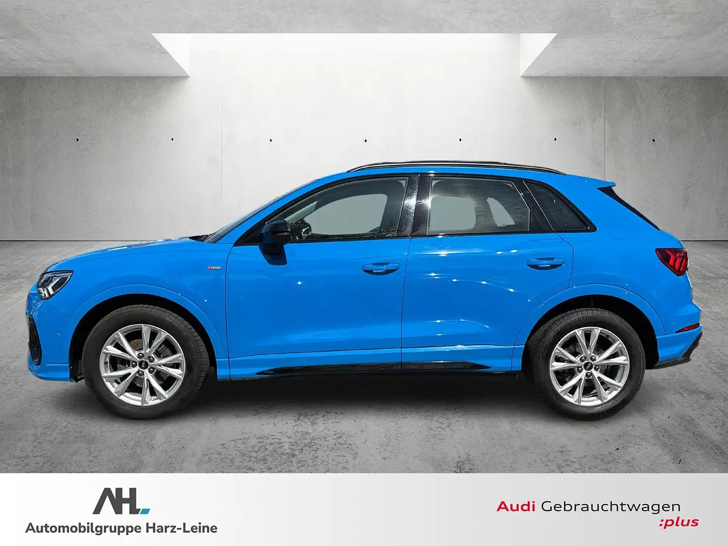 Audi Q3 S line 35 TDI quattro AHK Smartphone Interface LED Blau - 2