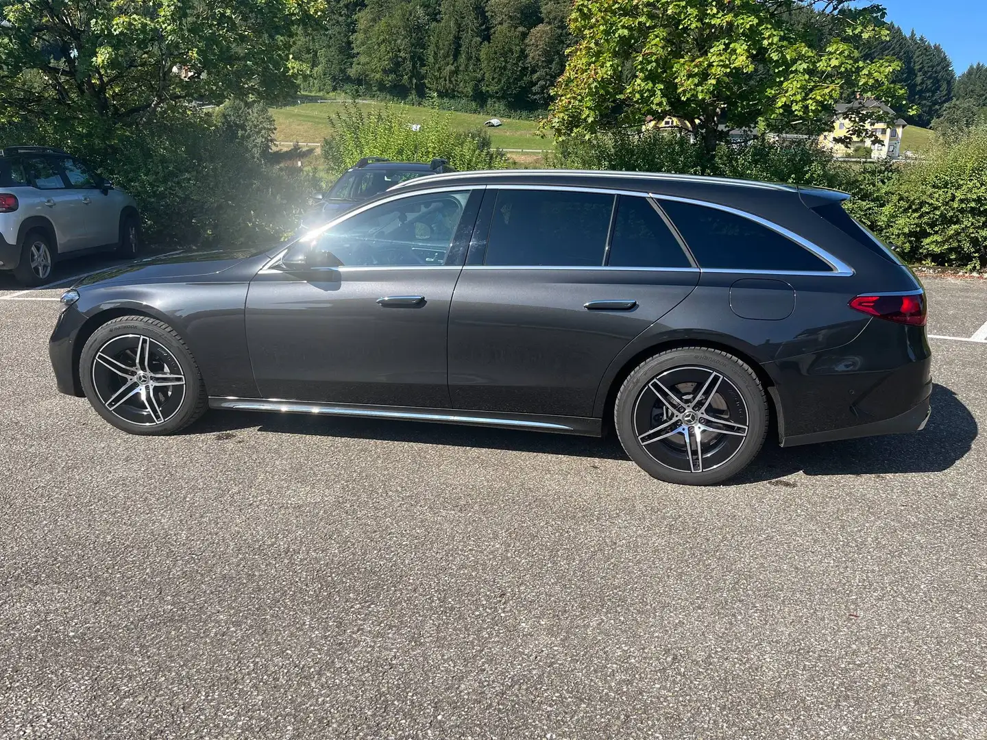 Mercedes-Benz E 300 E 300 de PHEV T 4Matic Austria Edition Aut. Austria Edition Grau - 2